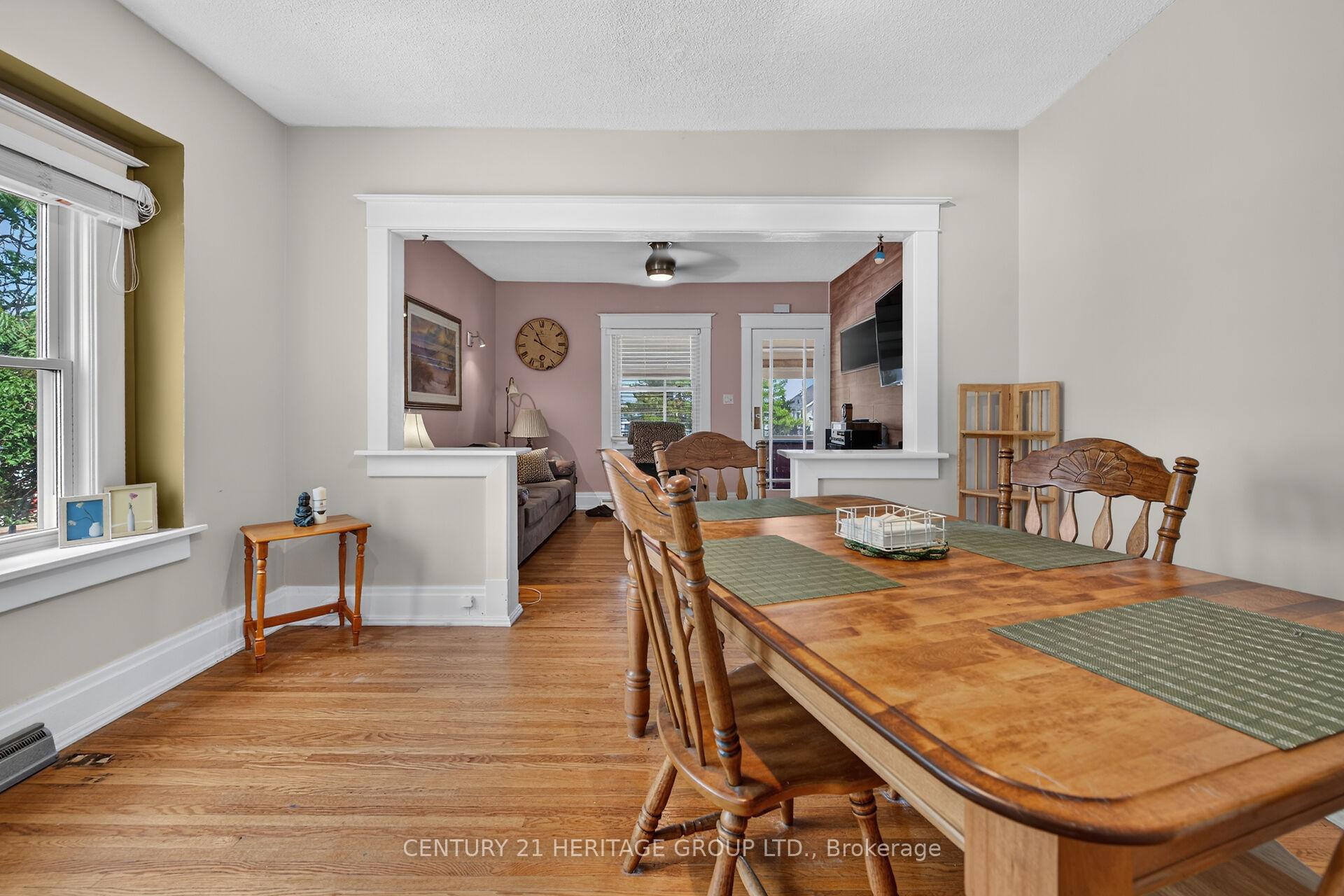 Photo 14 of 208 Carlton Street, St. Catharines, Downtown — HOMEH