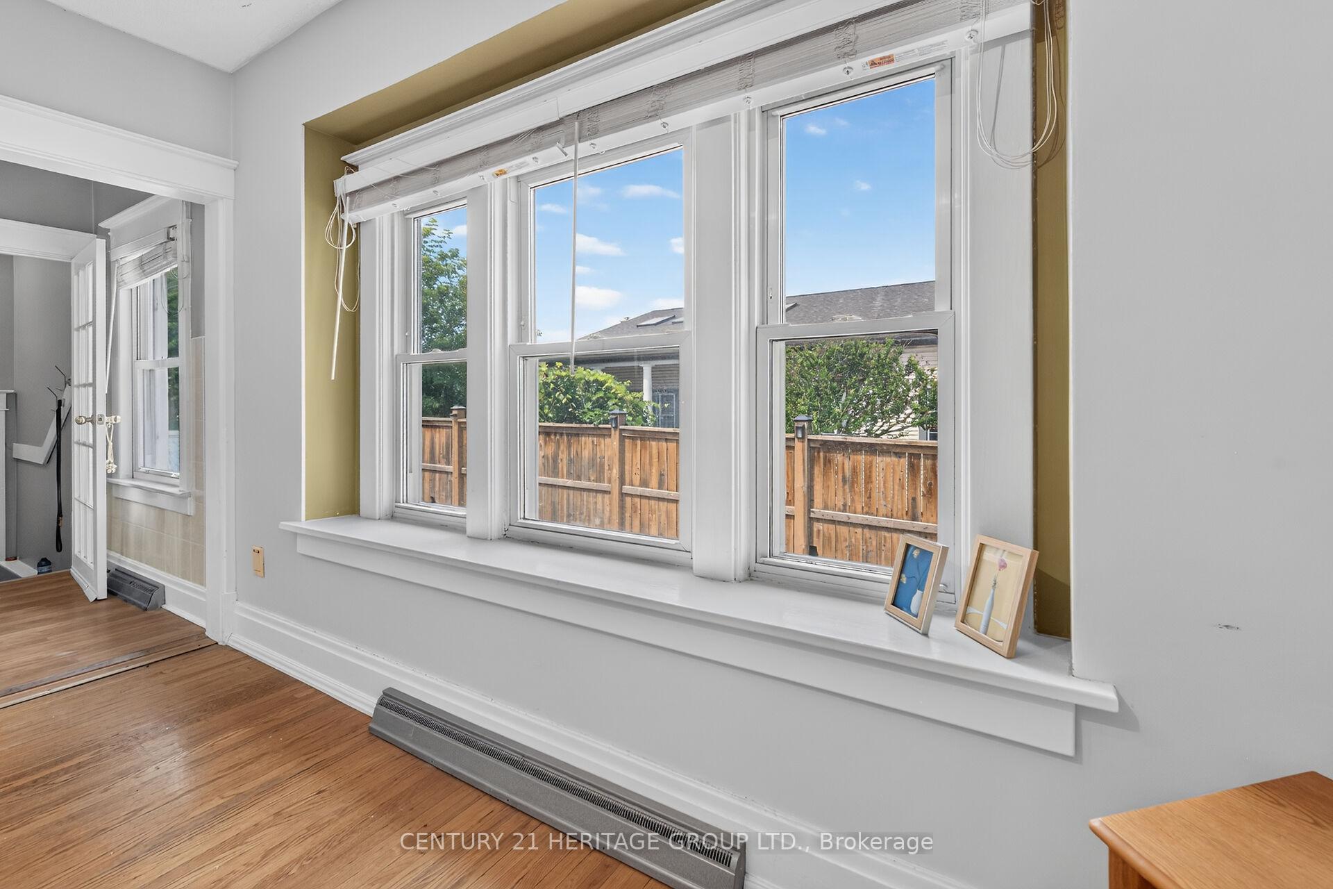 Photo 17 of 208 Carlton Street, St. Catharines, Downtown — HOMEH