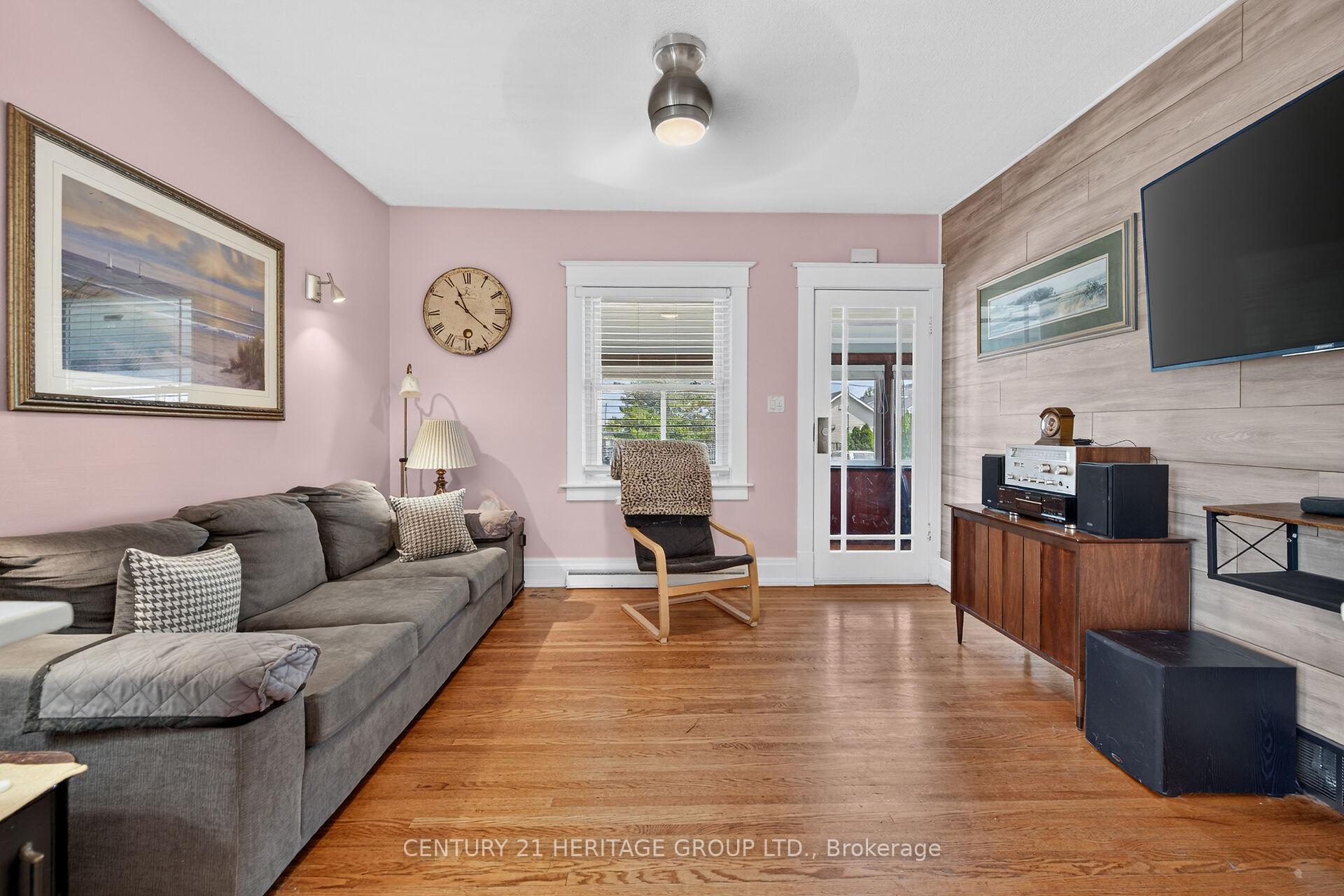 Photo 18 of 208 Carlton Street, St. Catharines, Downtown — HOMEH