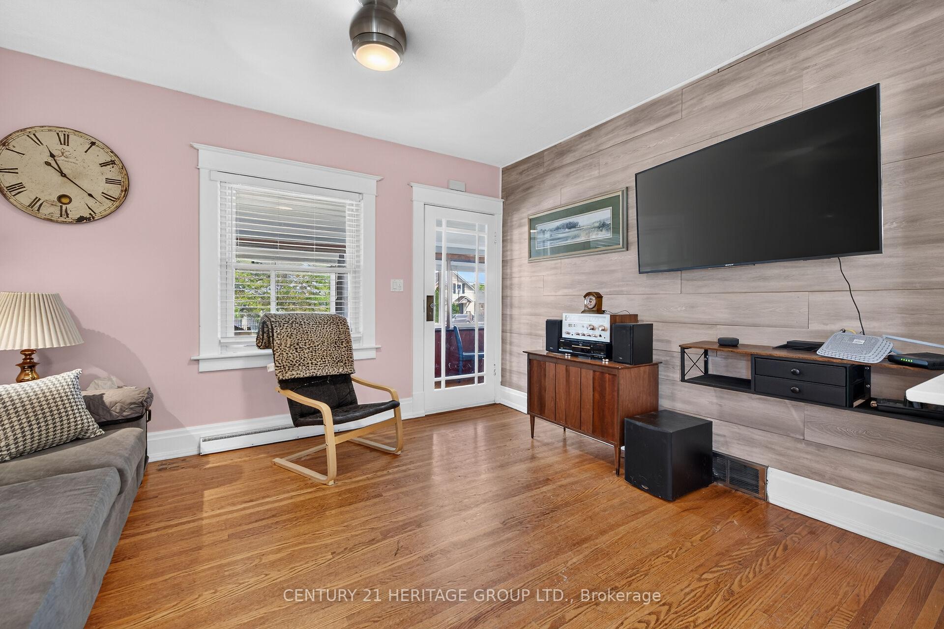 Photo 19 of 208 Carlton Street, St. Catharines, Downtown — HOMEH
