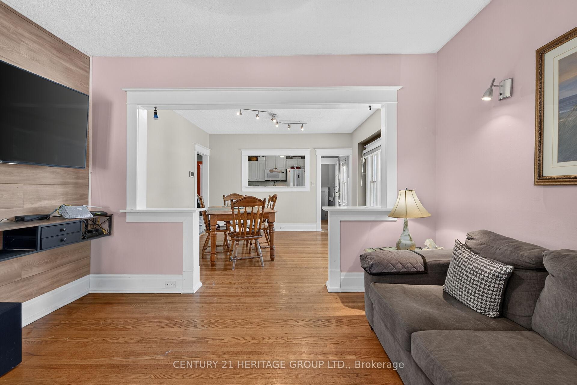 Photo 22 of 208 Carlton Street, St. Catharines, Downtown — HOMEH
