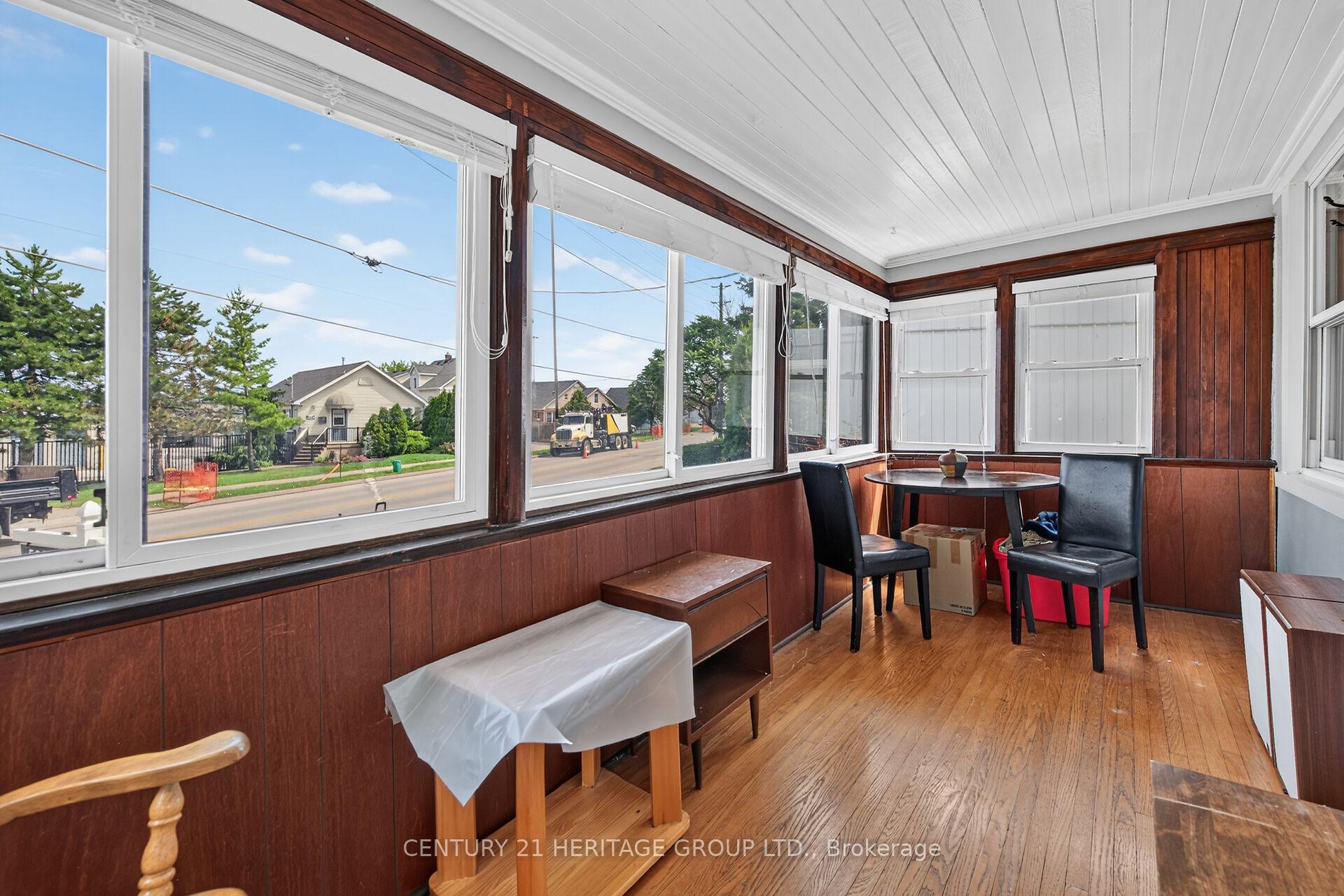 Photo 24 of 208 Carlton Street, St. Catharines, Downtown — HOMEH