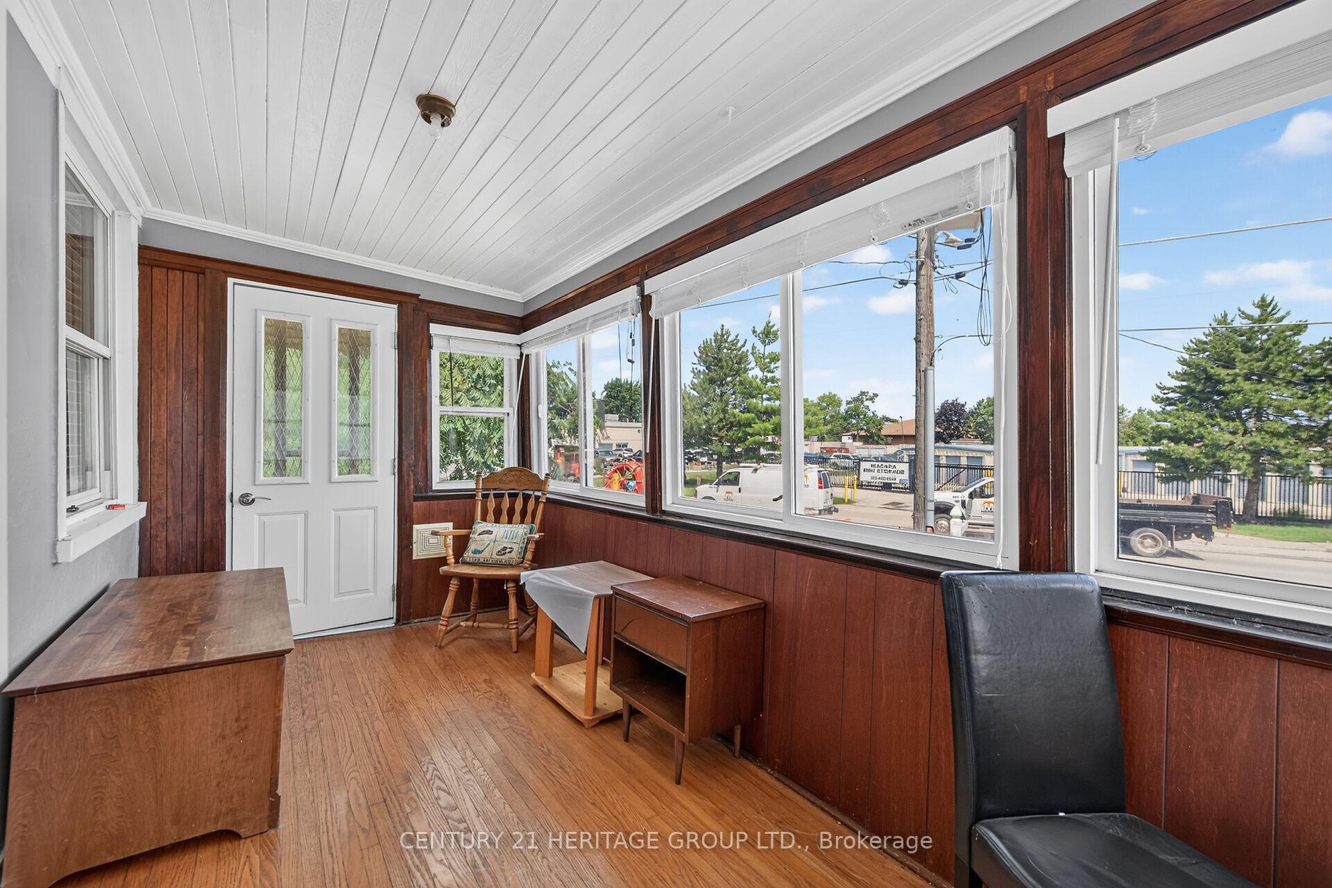 Photo 25 of 208 Carlton Street, St. Catharines, Downtown — HOMEH