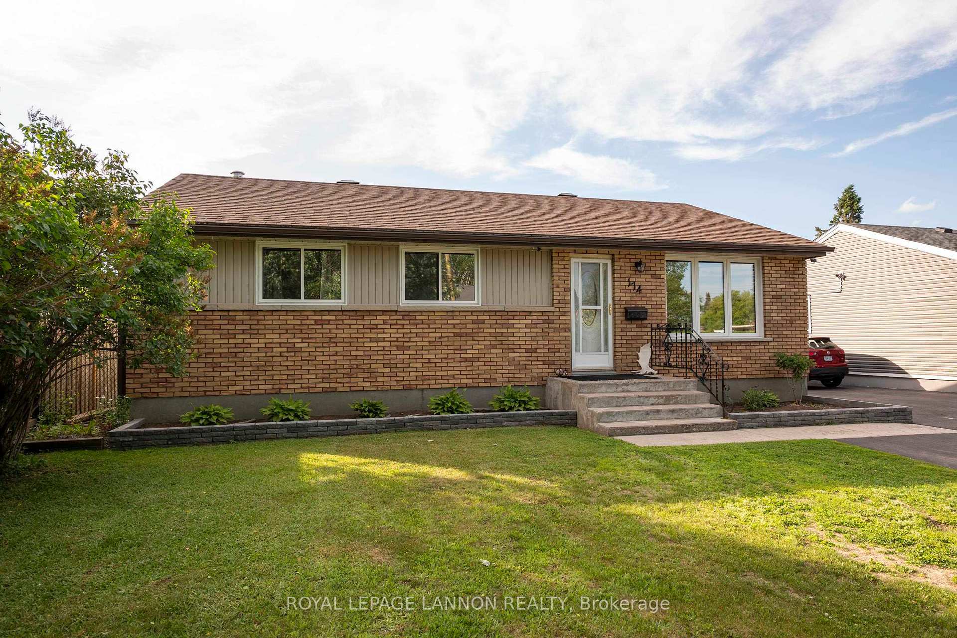 Photo 1 of 174 Clarkson Street N, Thunder Bay, Grandview — HOMEH