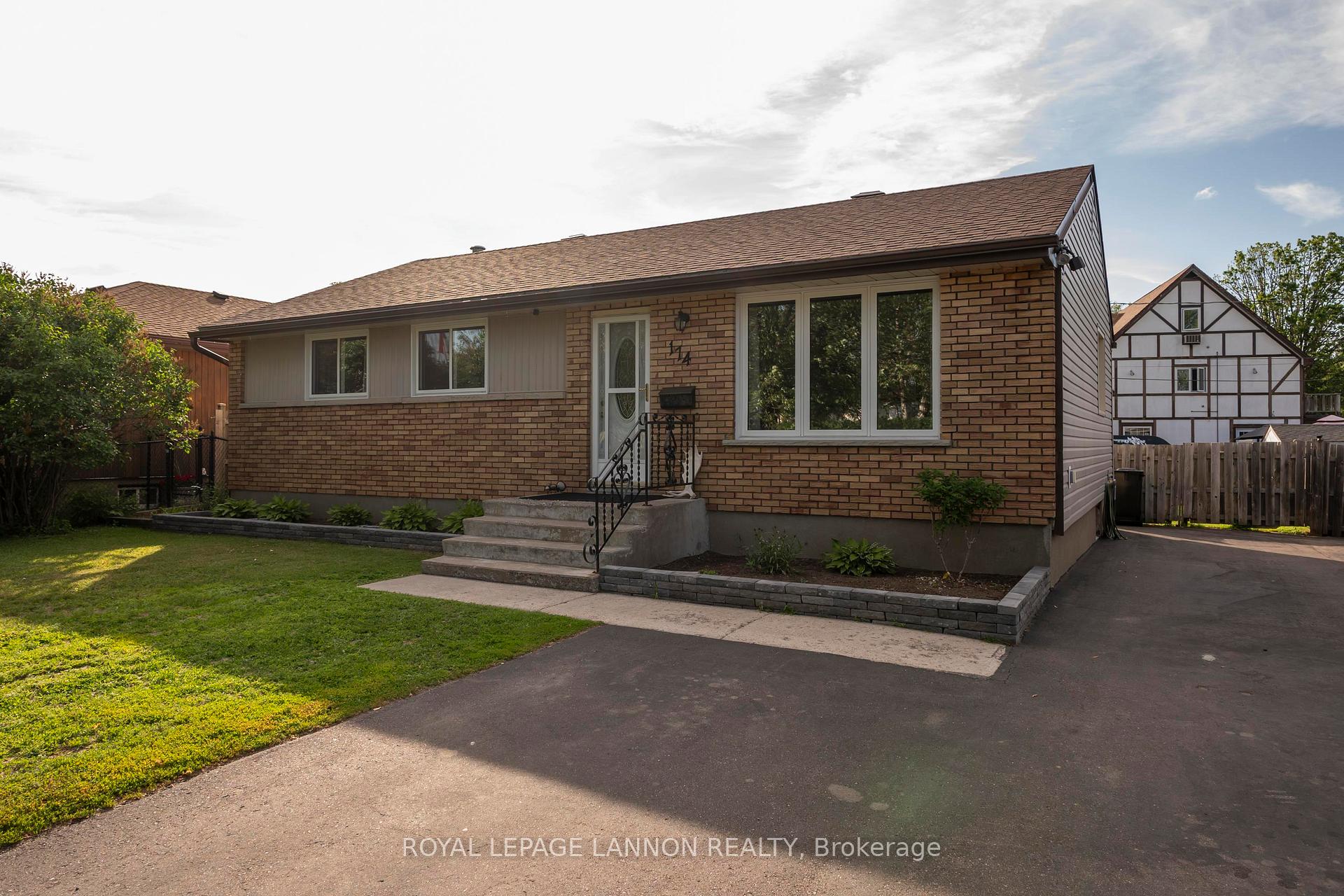 Photo 2 of 174 Clarkson Street N, Thunder Bay, Grandview — HOMEH