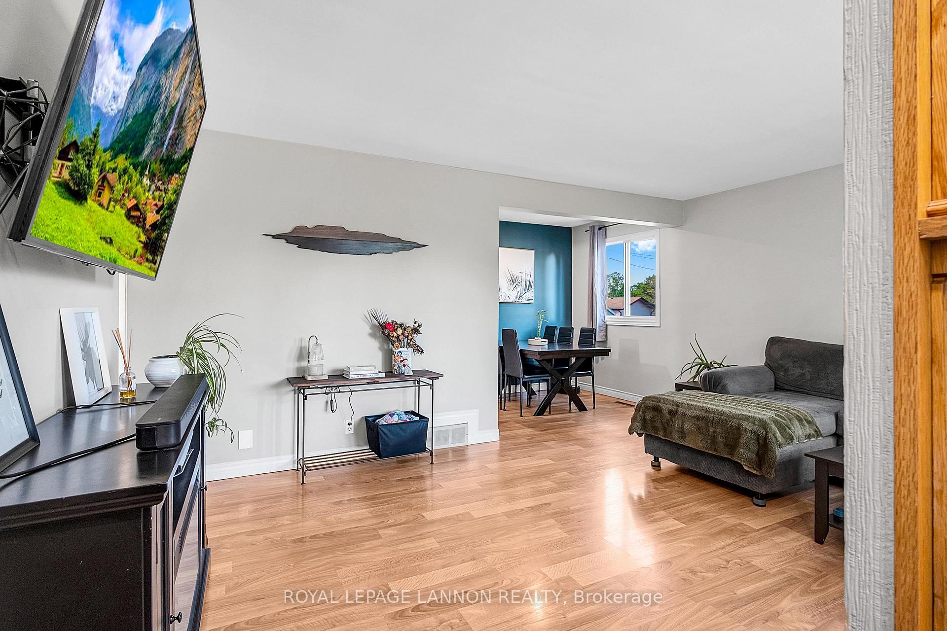 Photo 4 of 174 Clarkson Street N, Thunder Bay, Grandview — HOMEH