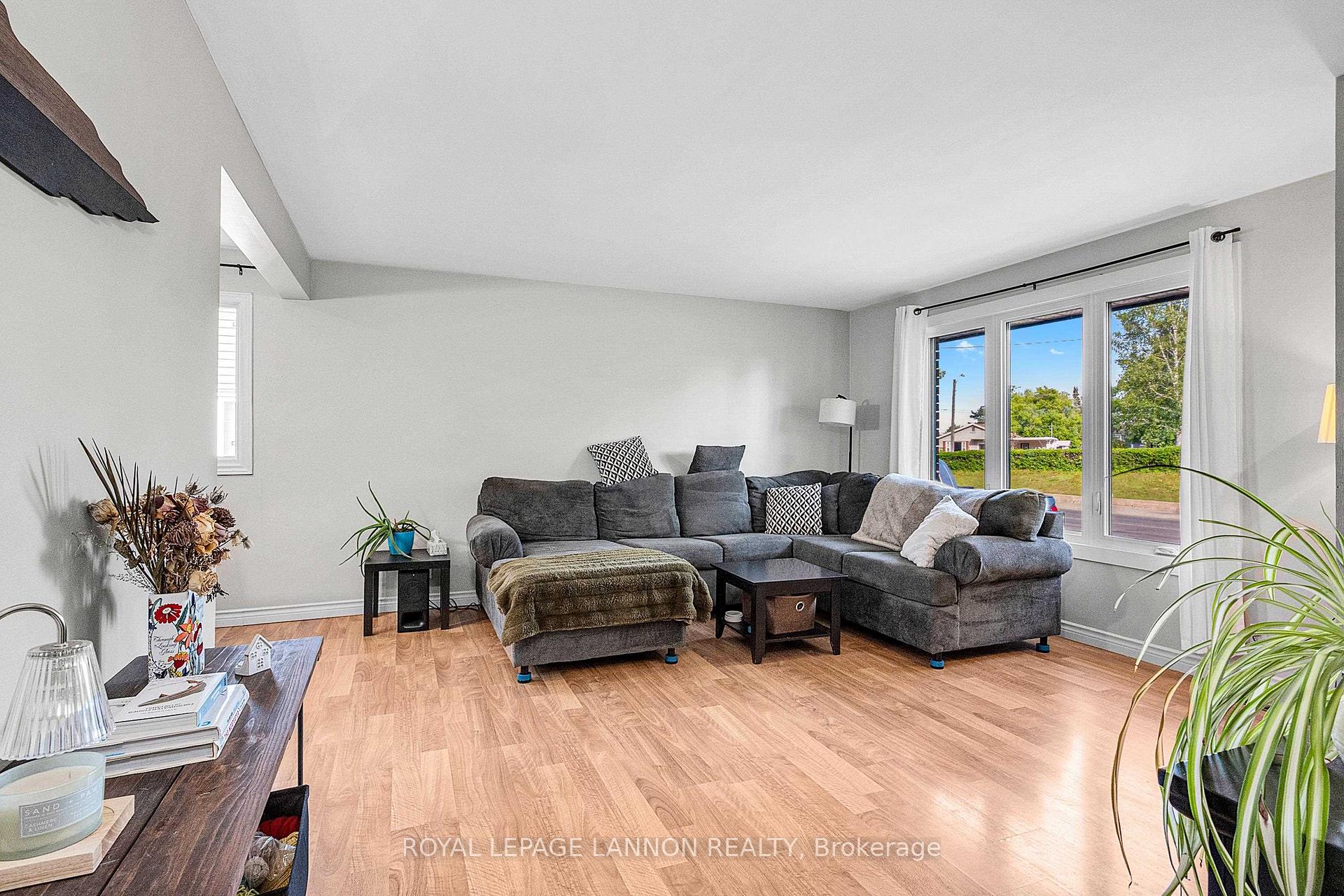 Photo 6 of 174 Clarkson Street N, Thunder Bay, Grandview — HOMEH
