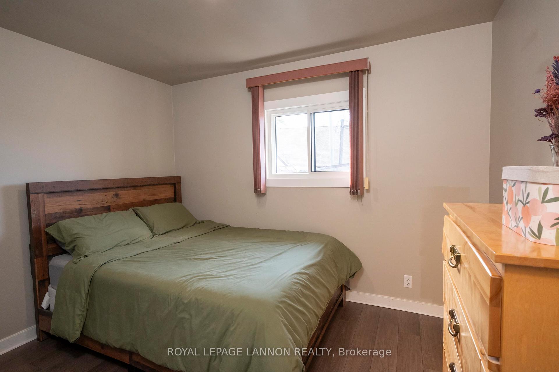 Photo 18 of 174 Clarkson Street N, Thunder Bay, Grandview — HOMEH