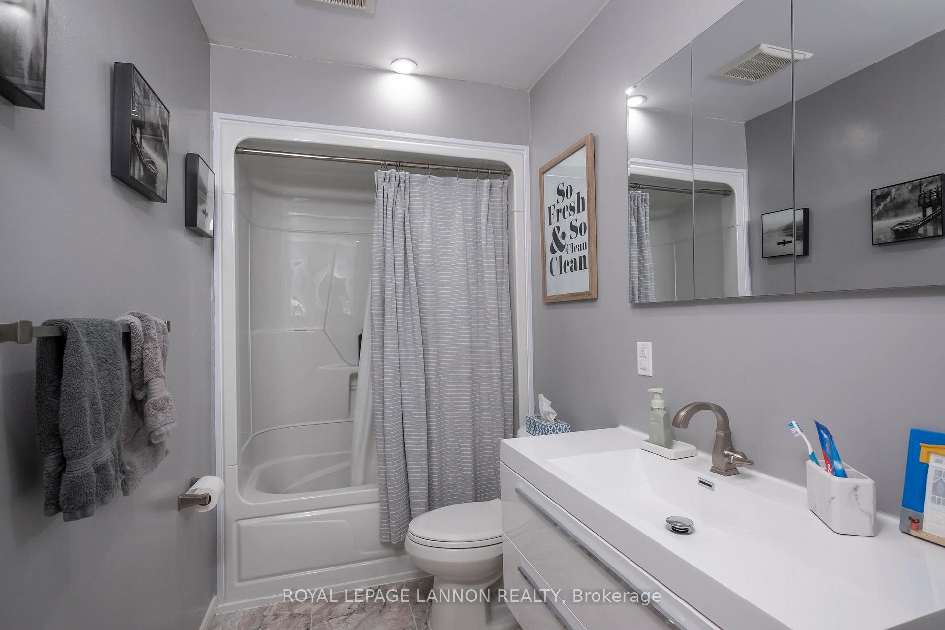 Photo 24 of 174 Clarkson Street N, Thunder Bay, Grandview — HOMEH