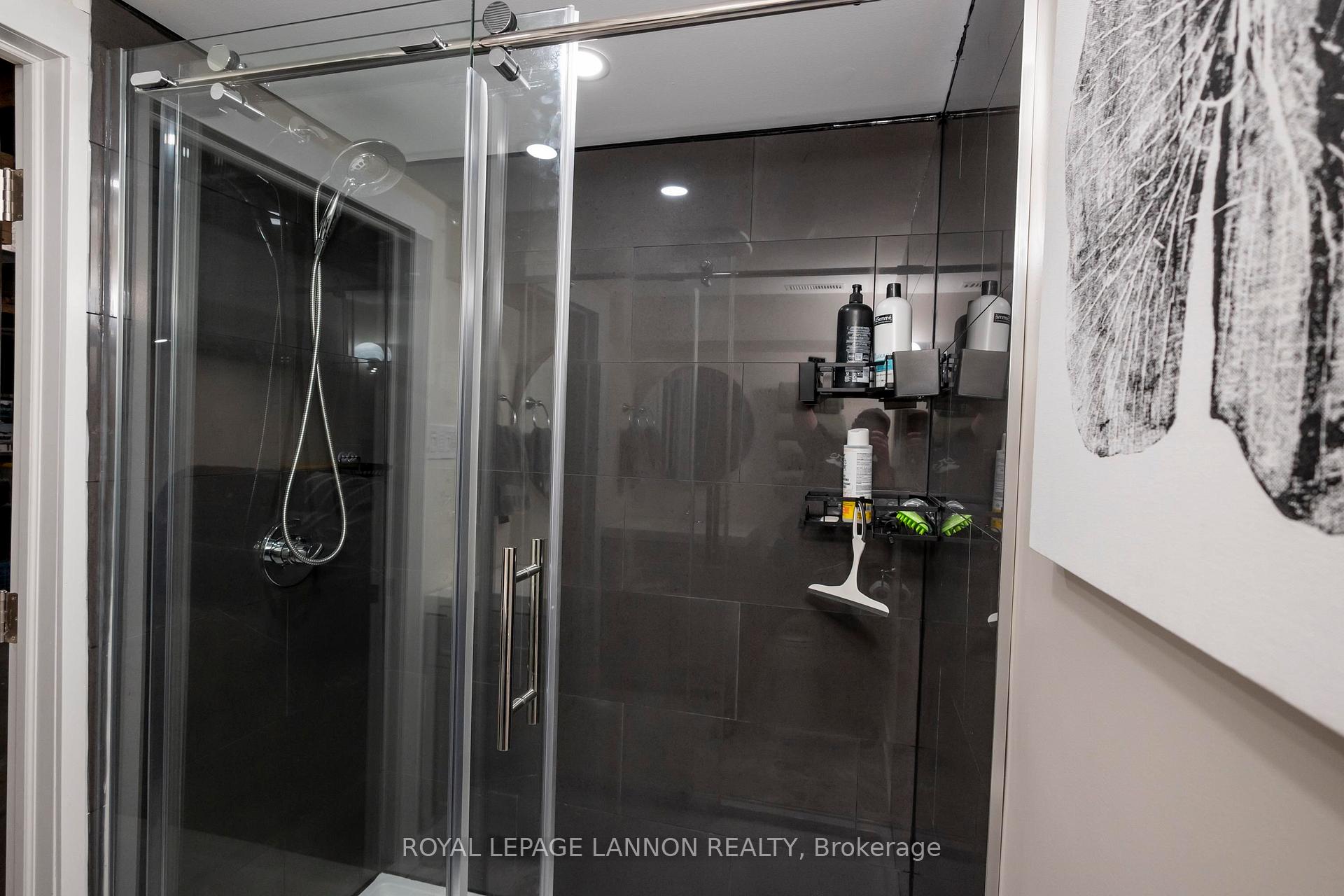 Photo 29 of 174 Clarkson Street N, Thunder Bay, Grandview — HOMEH