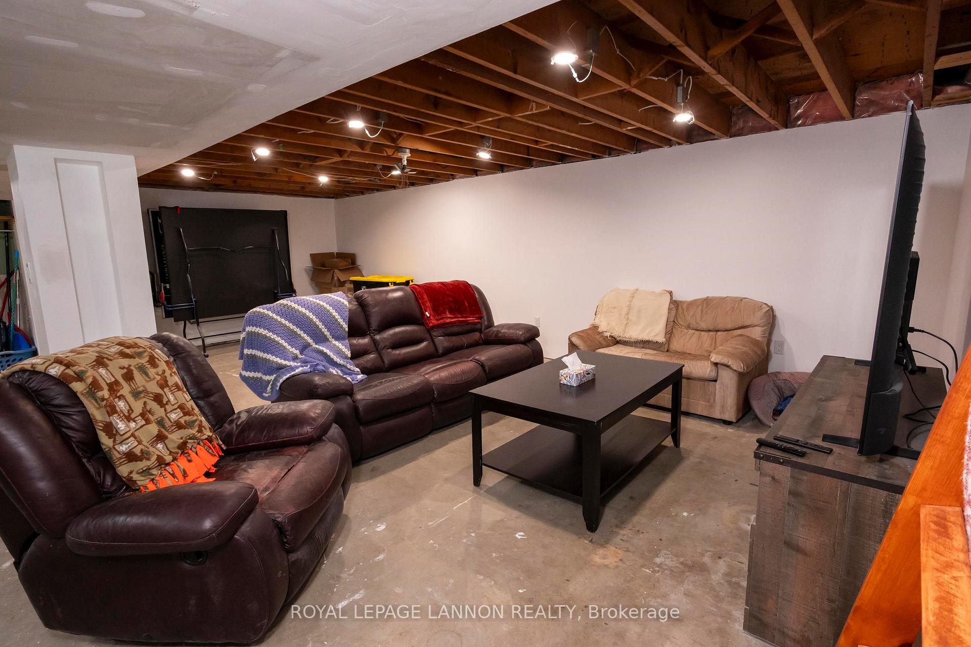 Photo 31 of 174 Clarkson Street N, Thunder Bay, Grandview — HOMEH