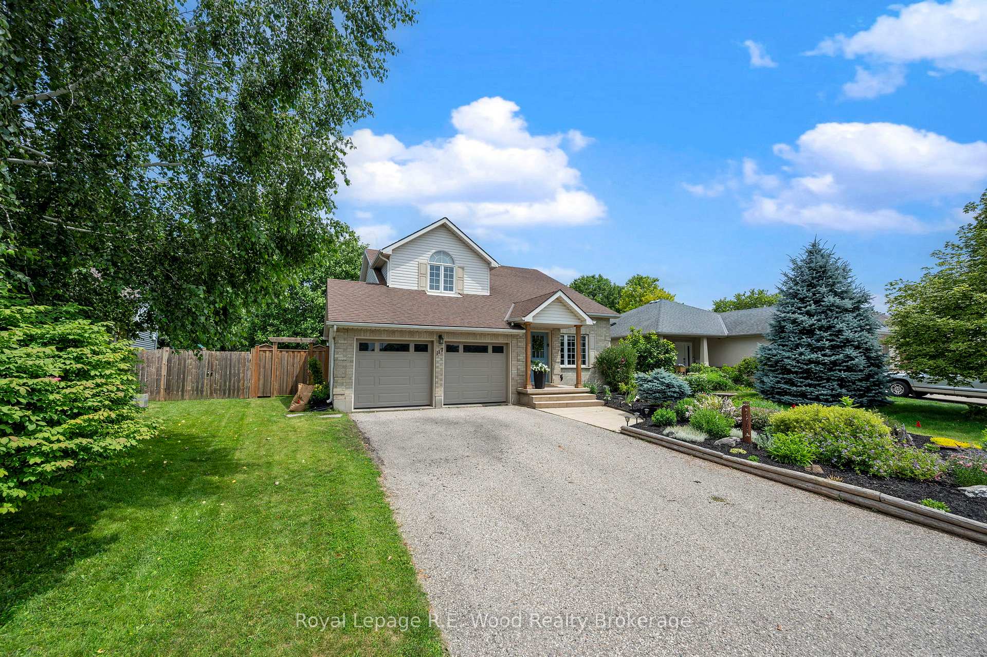 Photo 1 of 117 Allen Street, Tillsonburg — HOMEH