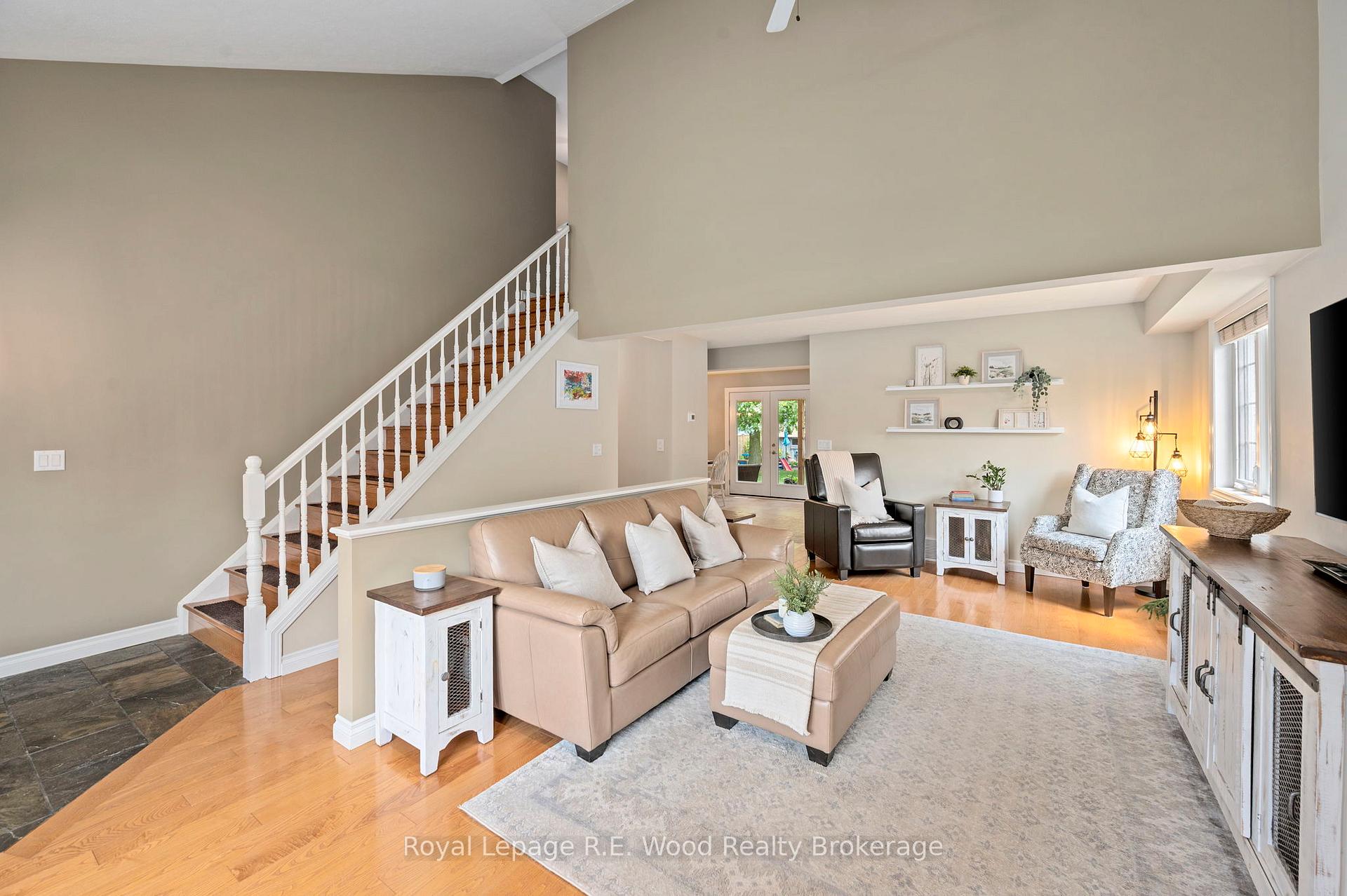 Photo 6 of 117 Allen Street, Tillsonburg — HOMEH