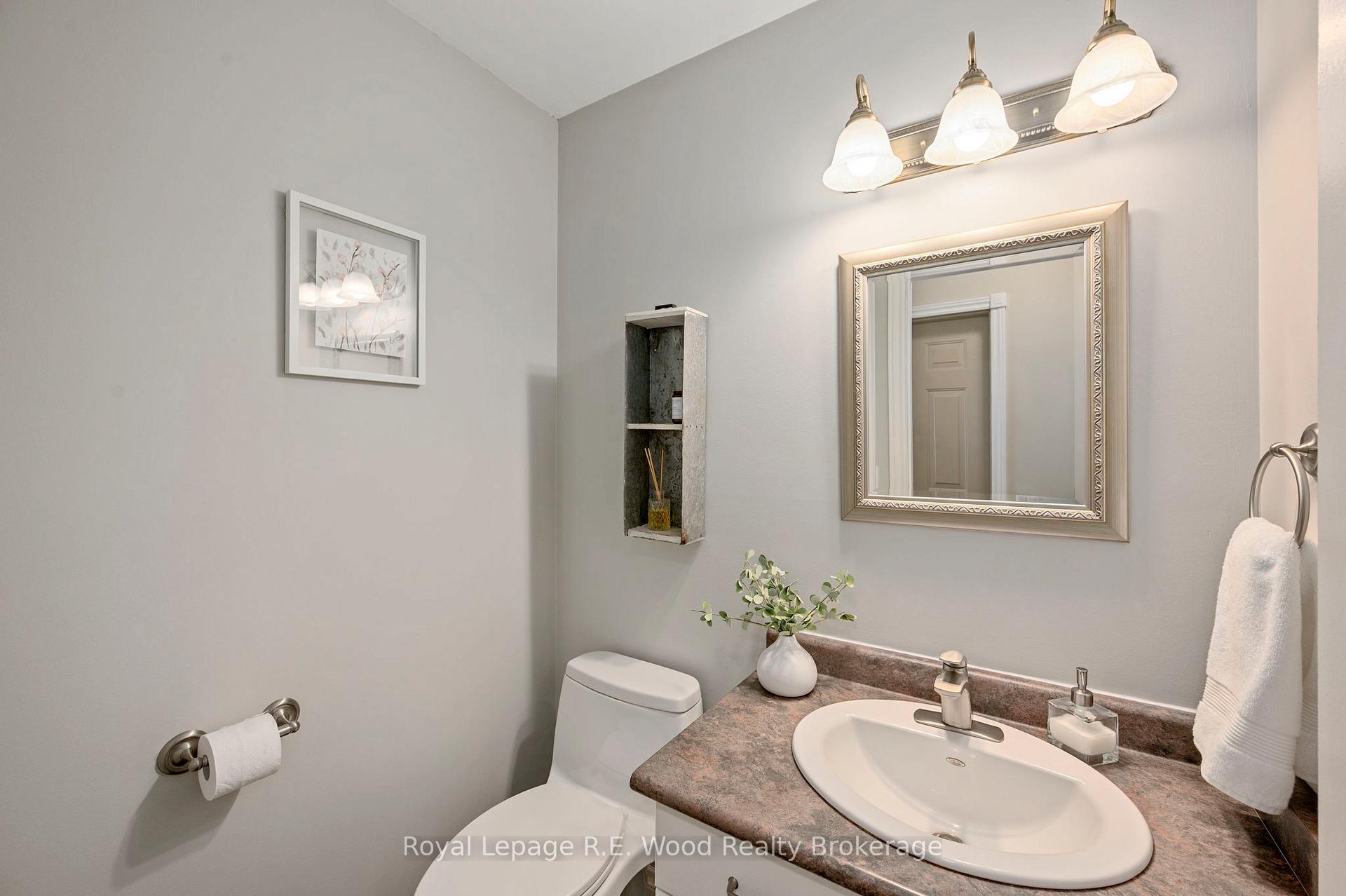 Photo 9 of 117 Allen Street, Tillsonburg — HOMEH