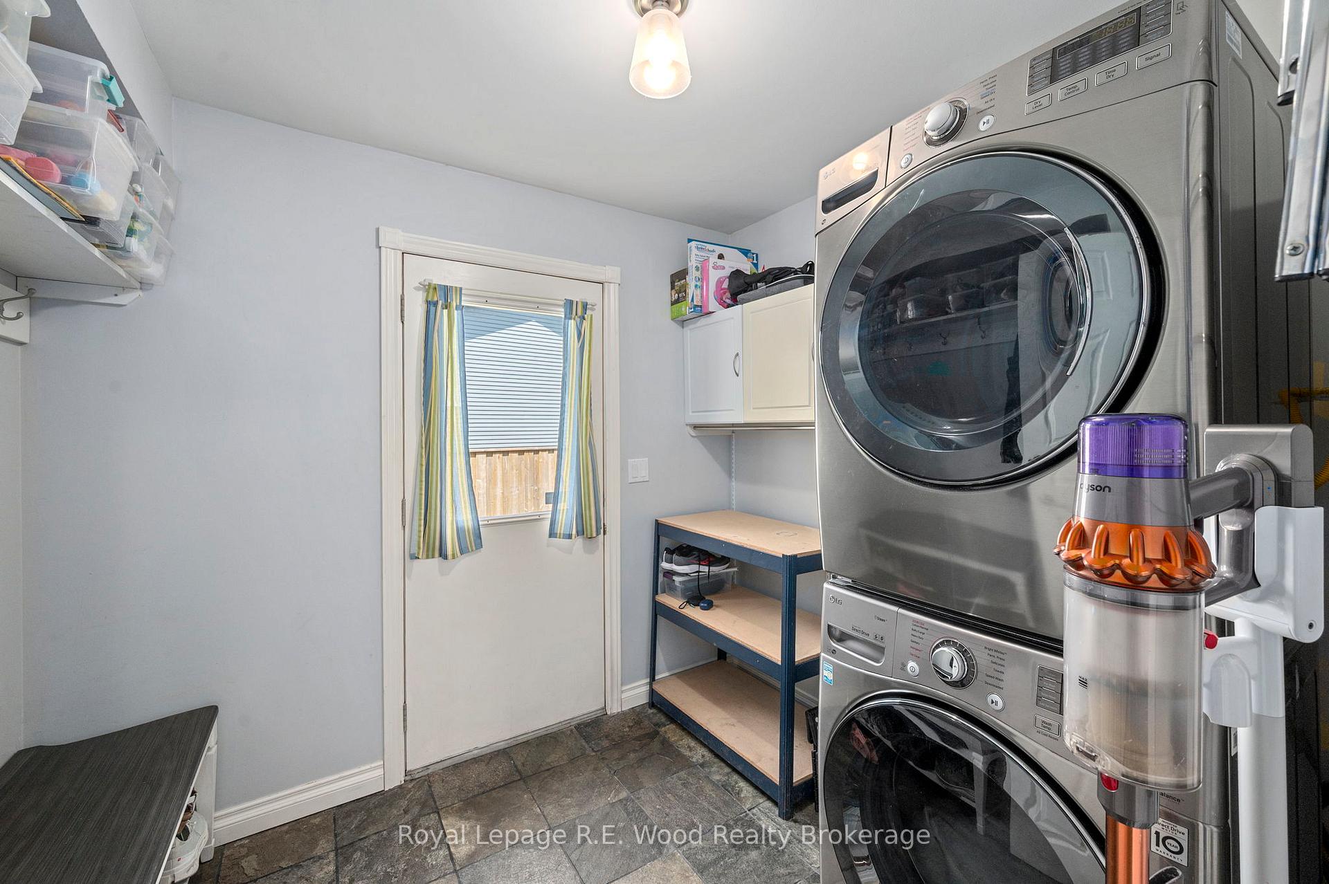 Photo 10 of 117 Allen Street, Tillsonburg — HOMEH