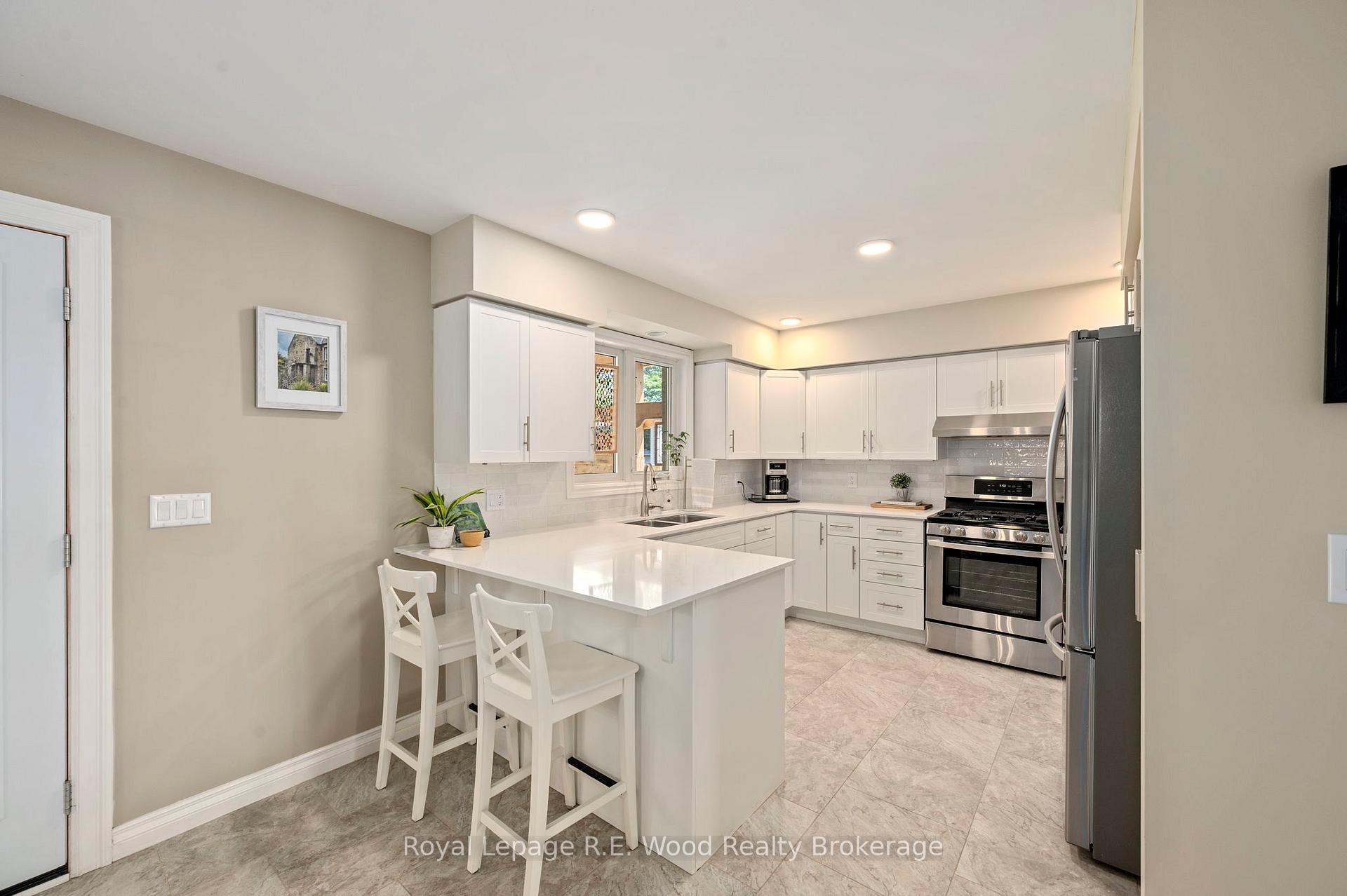 Photo 13 of 117 Allen Street, Tillsonburg — HOMEH
