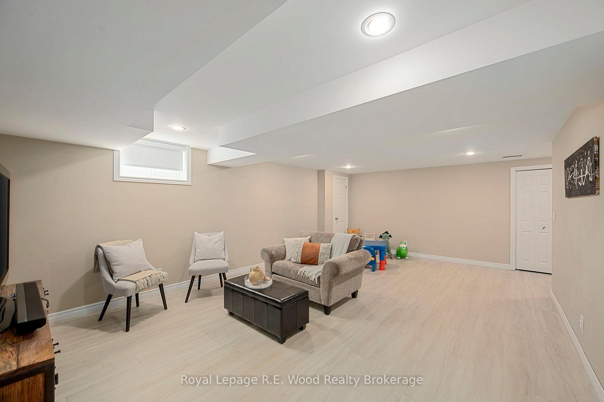 Photo 23 of 117 Allen Street, Tillsonburg — HOMEH