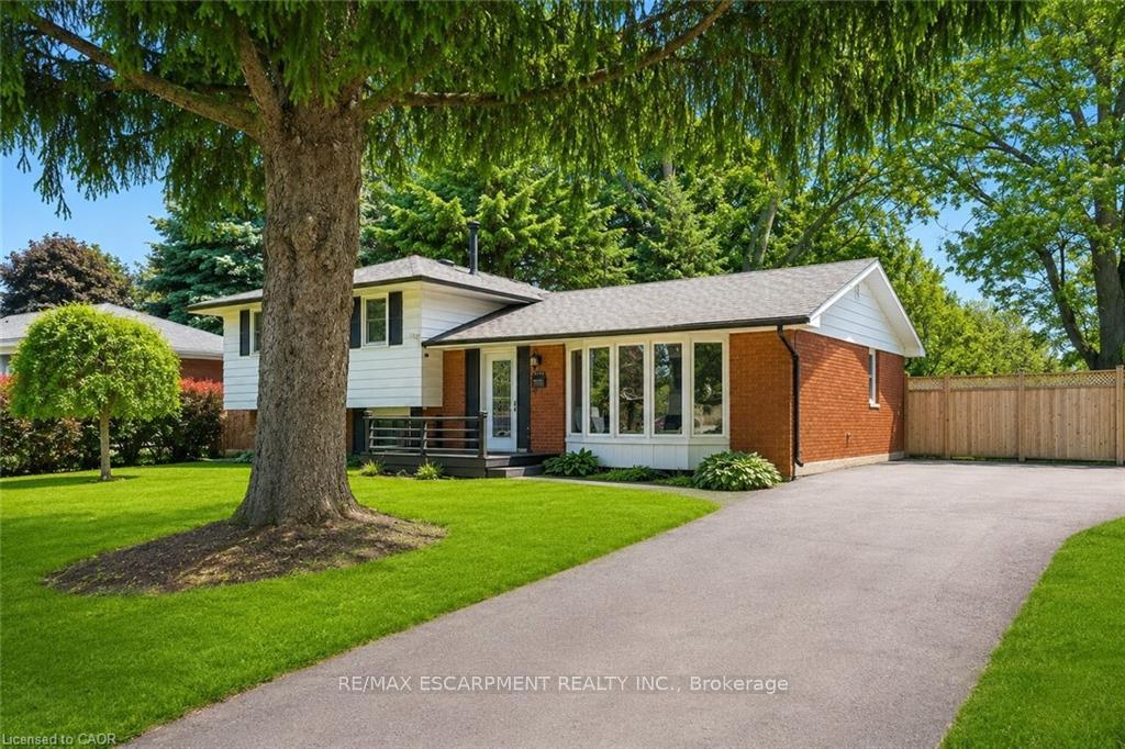 Photo 2 of 160 Council Crescent, Hamilton, Ancaster — HOMEH