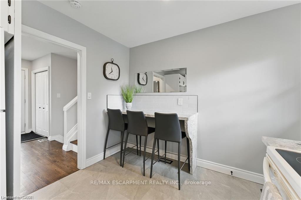 Photo 14 of 160 Council Crescent, Hamilton, Ancaster — HOMEH
