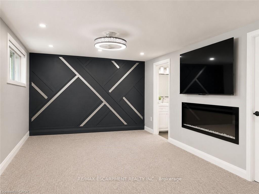Photo 16 of 160 Council Crescent, Hamilton, Ancaster — HOMEH