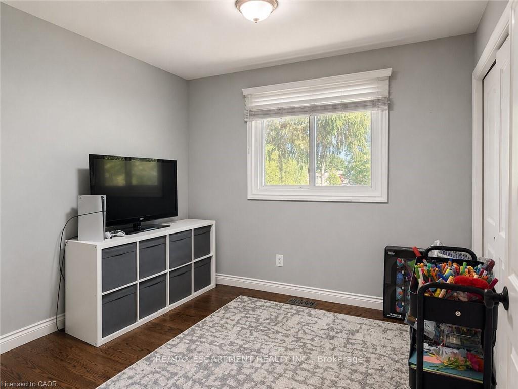 Photo 21 of 160 Council Crescent, Hamilton, Ancaster — HOMEH