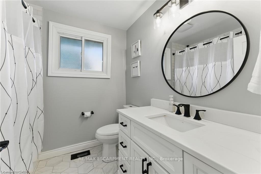 Photo 22 of 160 Council Crescent, Hamilton, Ancaster — HOMEH