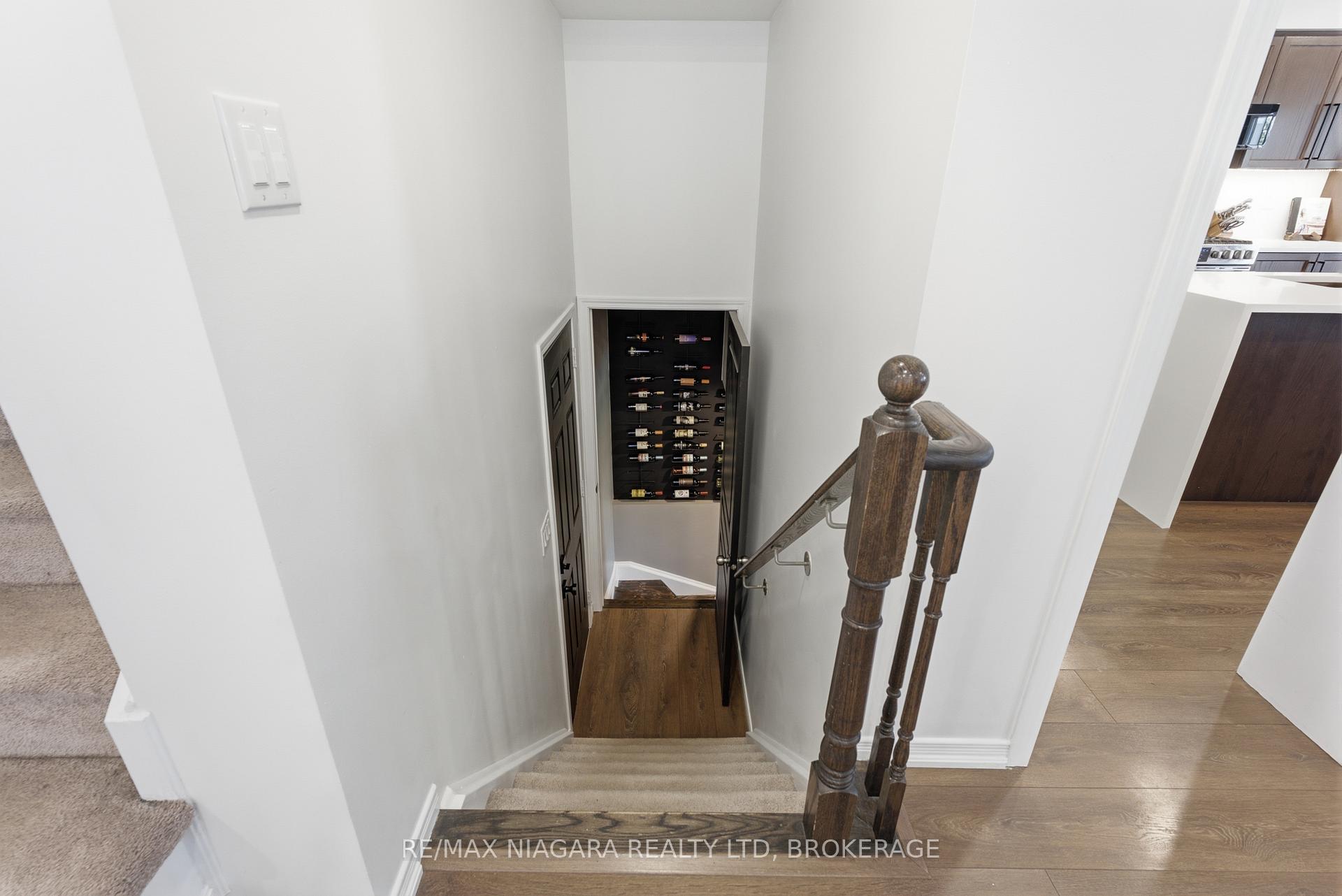 Photo 29 of 8571 Dogwood Crescent, Niagara Falls, Brown — HOMEH