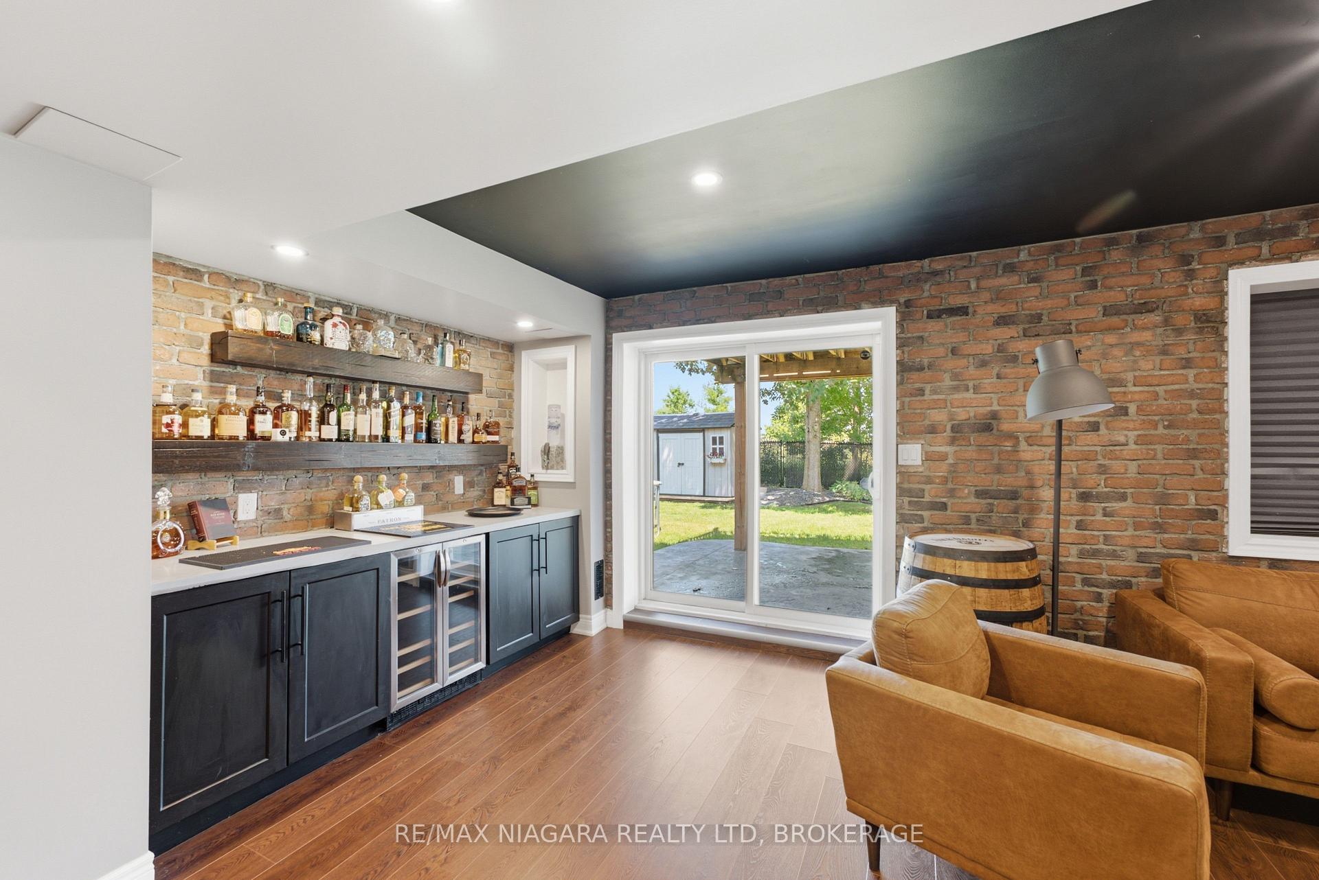 Photo 30 of 8571 Dogwood Crescent, Niagara Falls, Brown — HOMEH