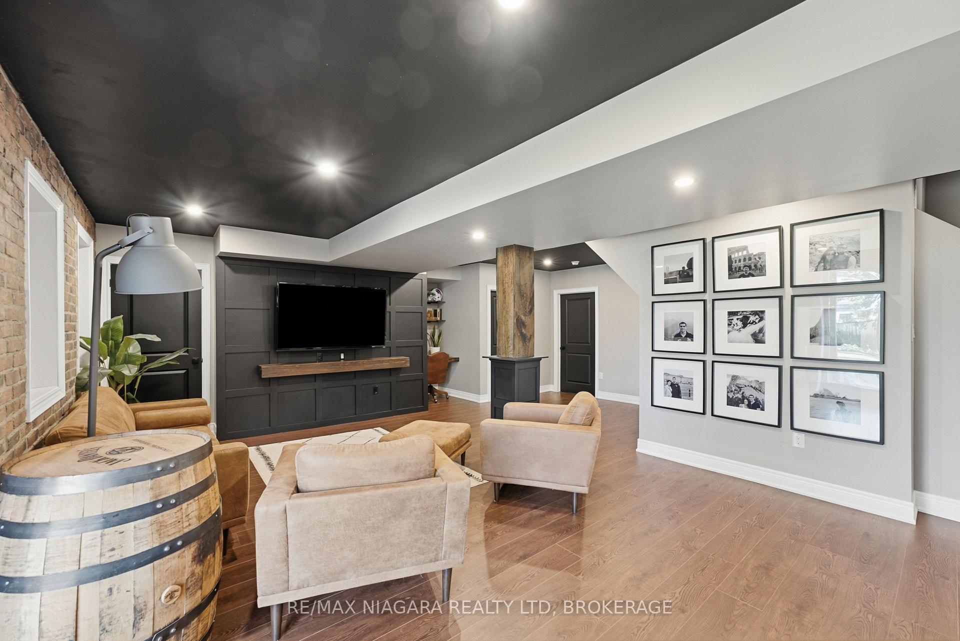 Photo 32 of 8571 Dogwood Crescent, Niagara Falls, Brown — HOMEH