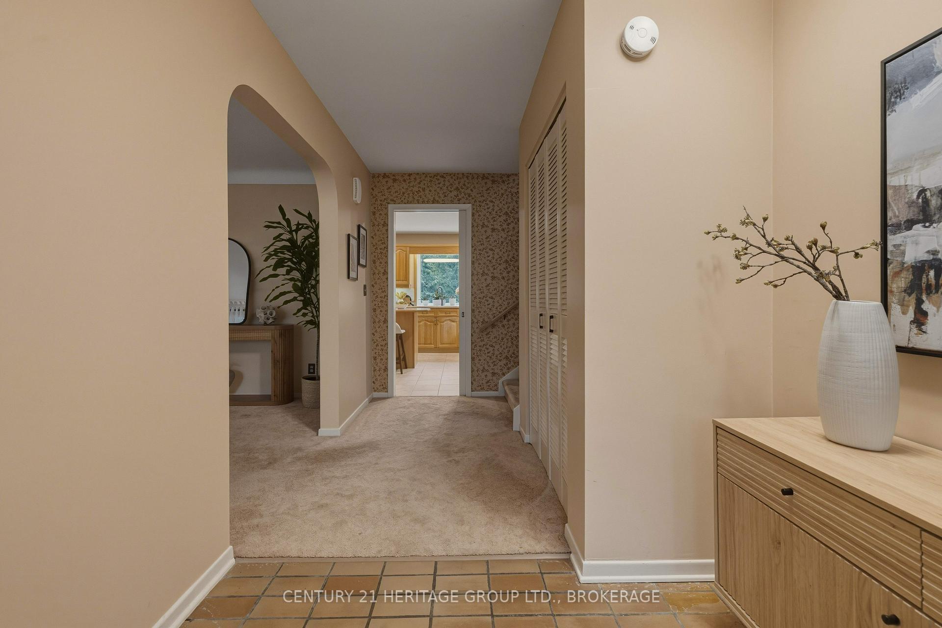 Photo 4 of 30 Lakeland Point Drive, Kingston, City SouthWest — HOMEH