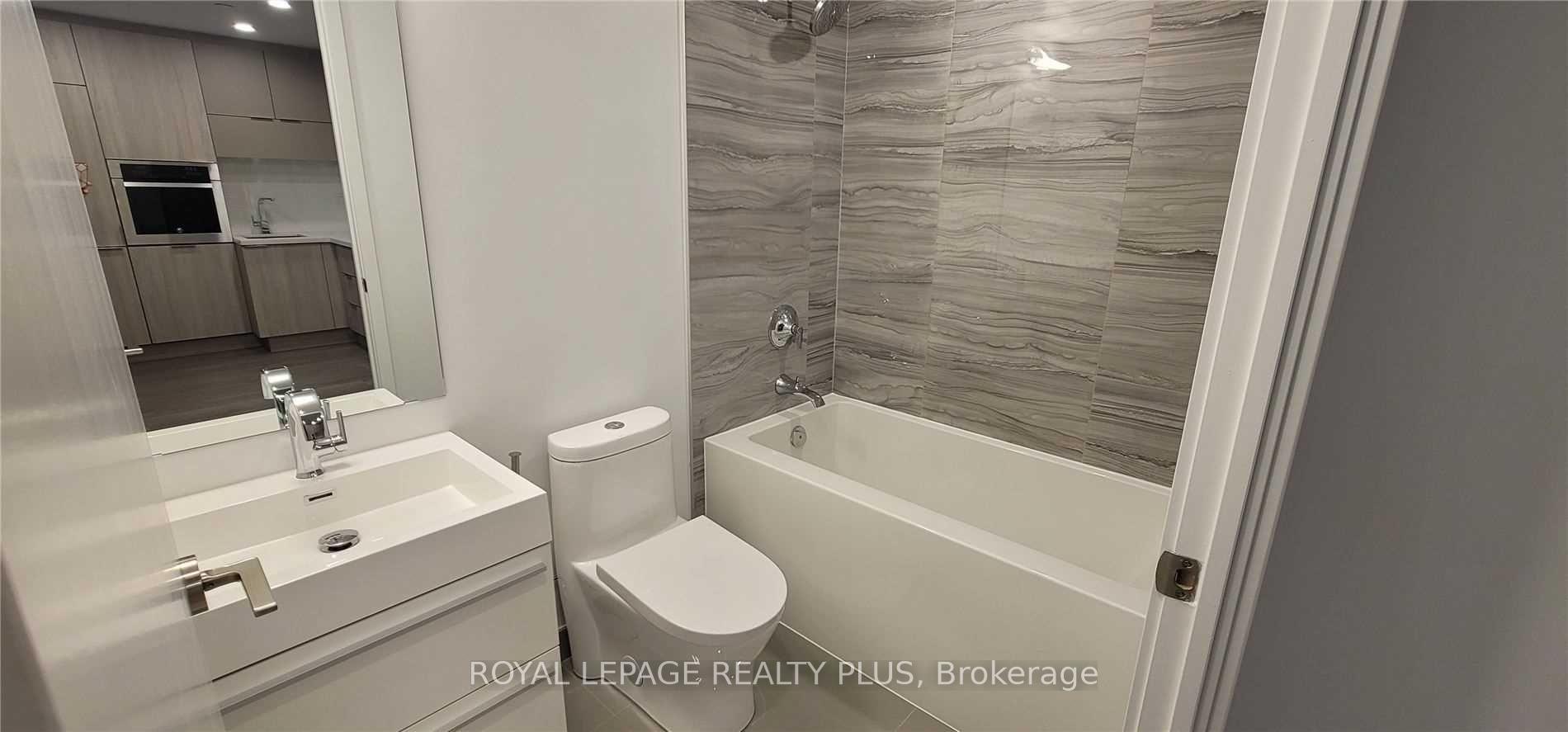 Photo 10 of Unit 1807, 39 Roehampton Avenue E, Toronto, Mount Pleasant West — HOMEH