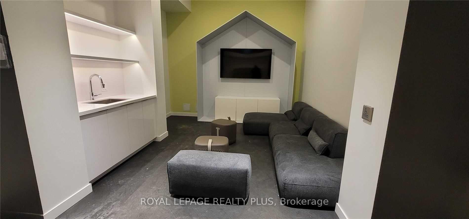 Photo 13 of Unit 1807, 39 Roehampton Avenue E, Toronto, Mount Pleasant West — HOMEH