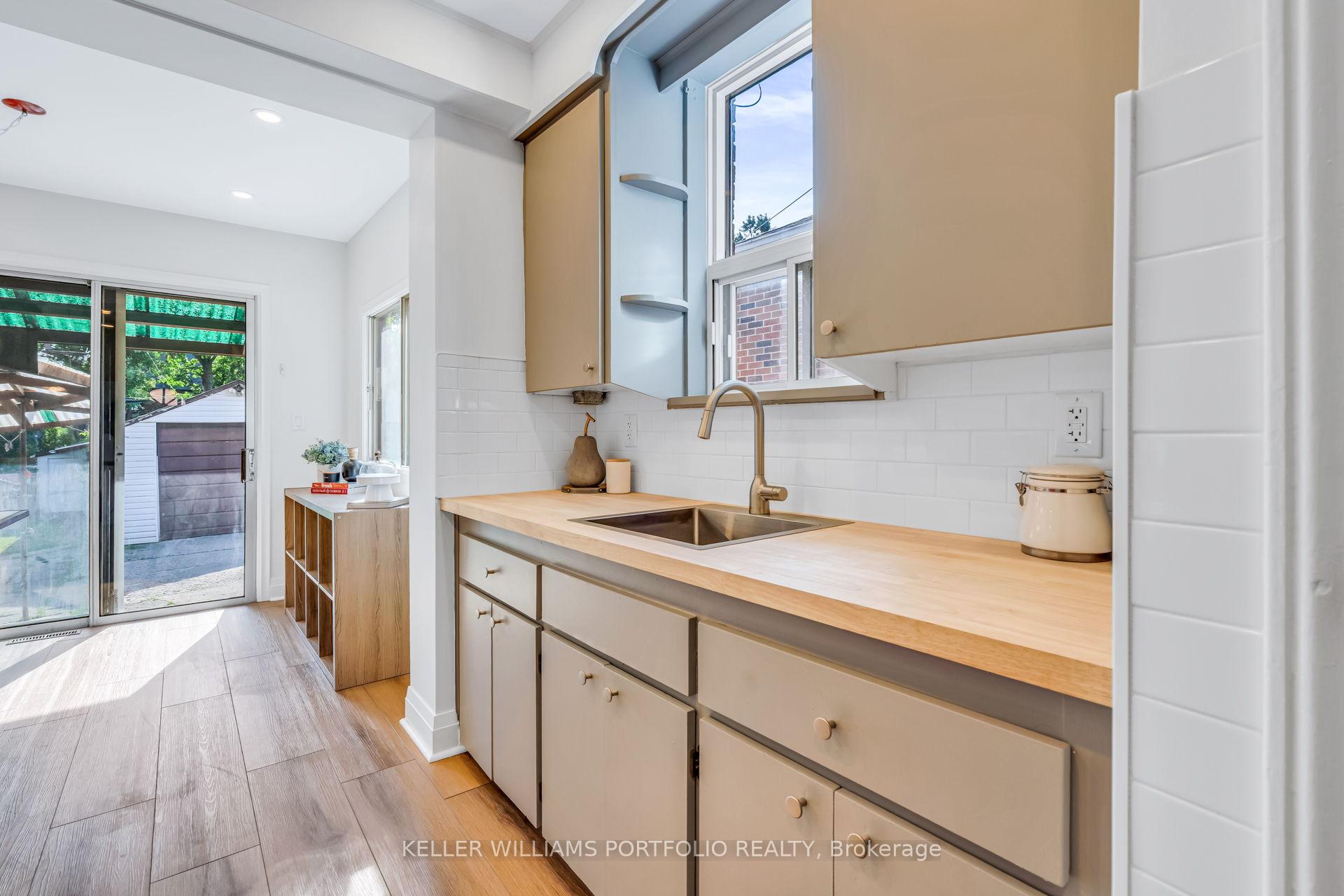 Photo 9 of 210 Bicknell Avenue, Toronto, Keelesdale-Eglinton West — HOMEH