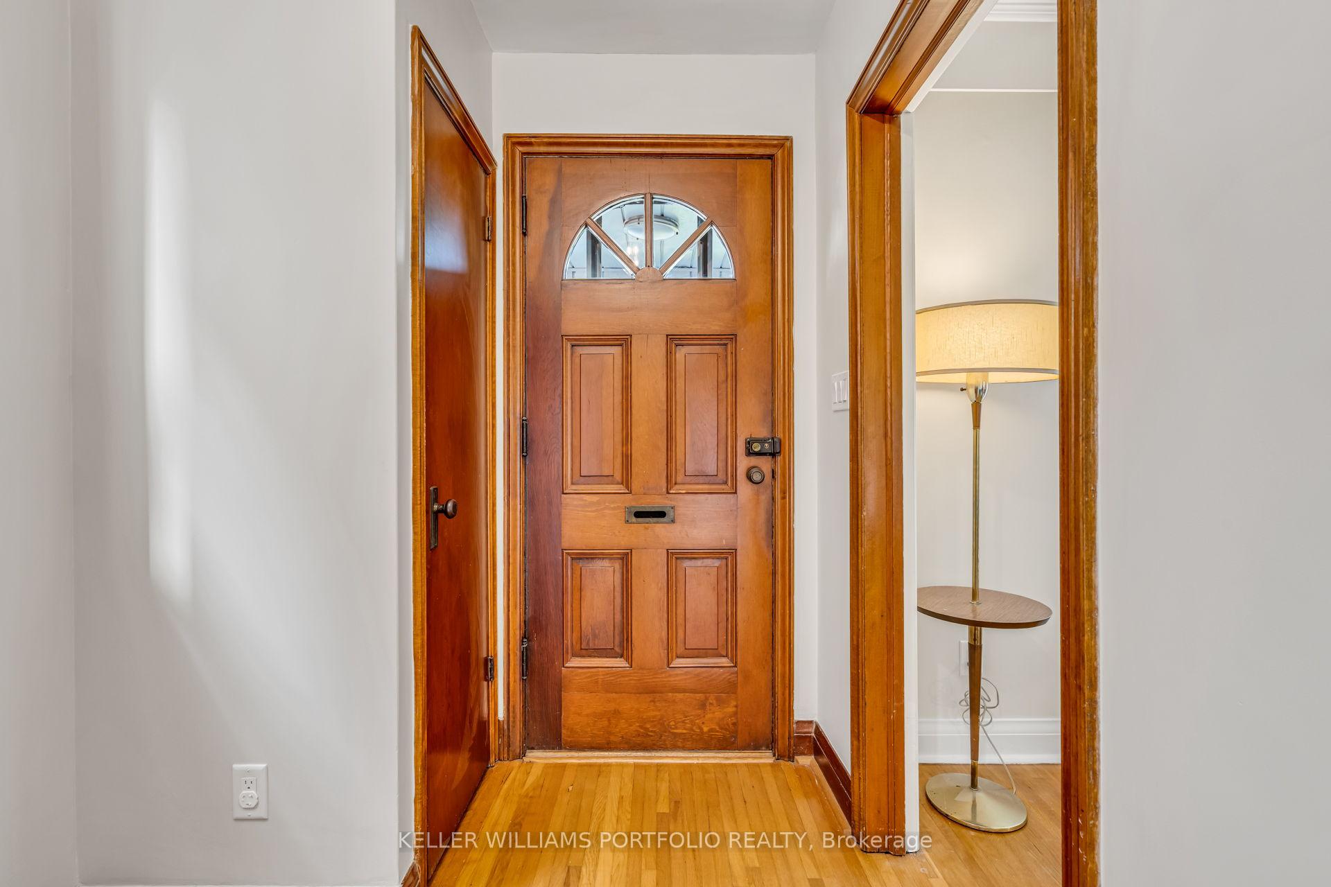 Photo 13 of 210 Bicknell Avenue, Toronto, Keelesdale-Eglinton West — HOMEH