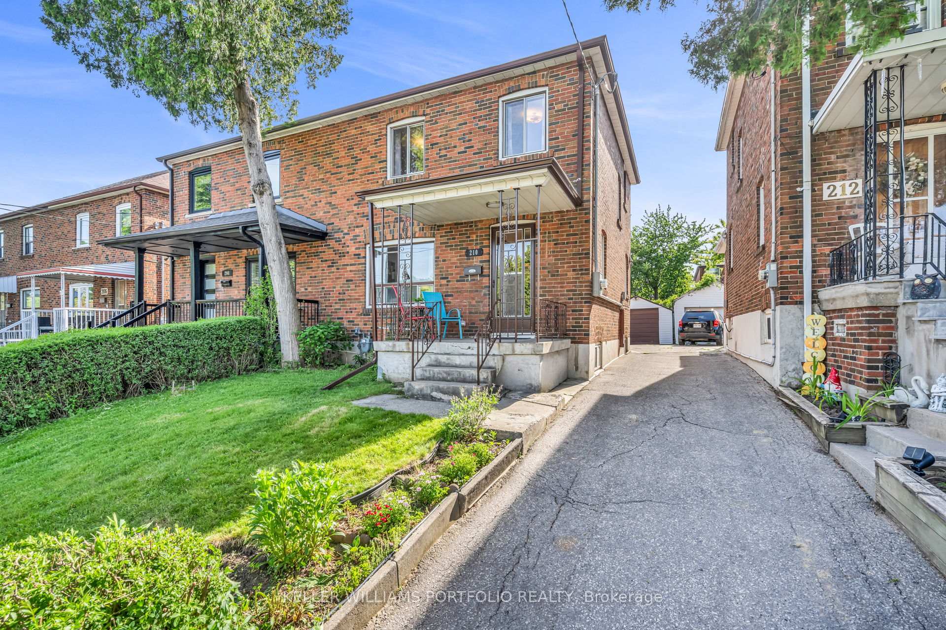 Photo 23 of 210 Bicknell Avenue, Toronto, Keelesdale-Eglinton West — HOMEH