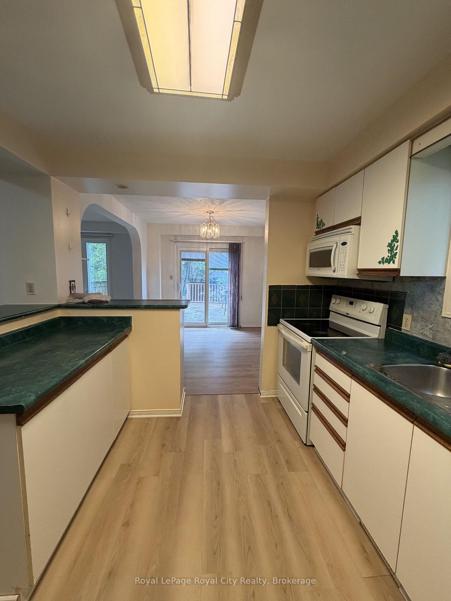 Photo 3 of 206 Rickson Avenue, Guelph, Kortright West — HOMEH