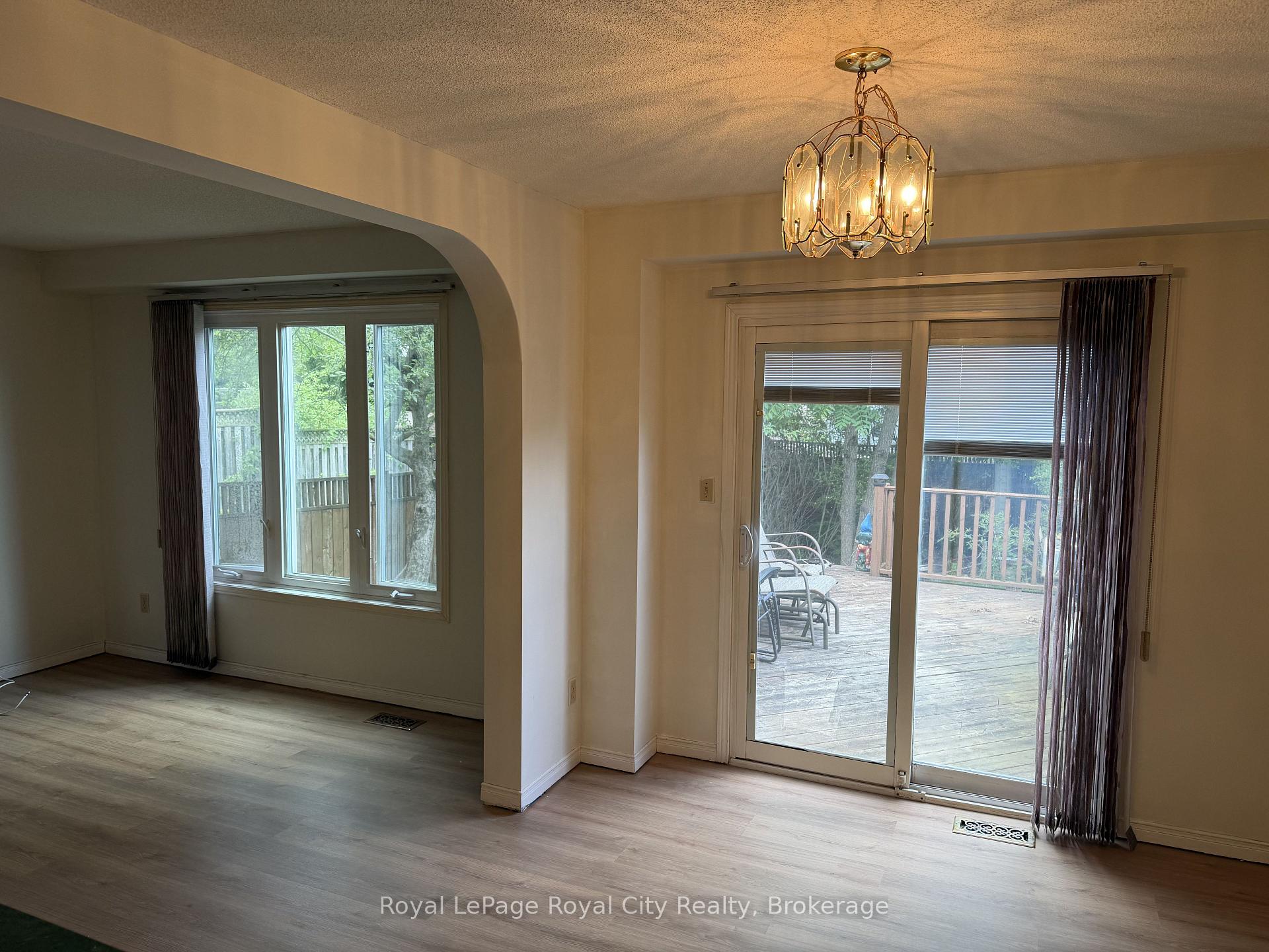 Photo 5 of 206 Rickson Avenue, Guelph, Kortright West — HOMEH