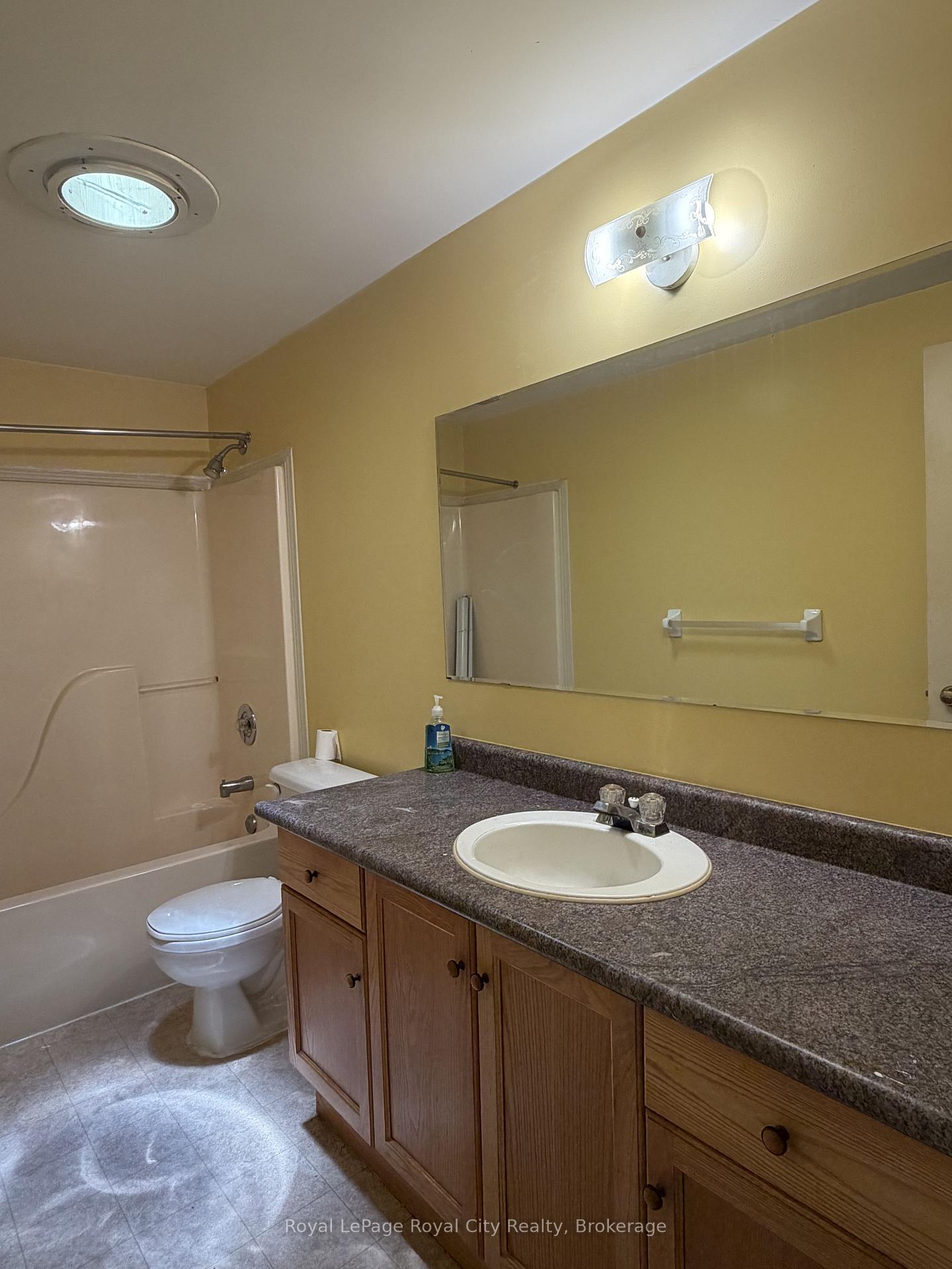 Photo 16 of 206 Rickson Avenue, Guelph, Kortright West — HOMEH