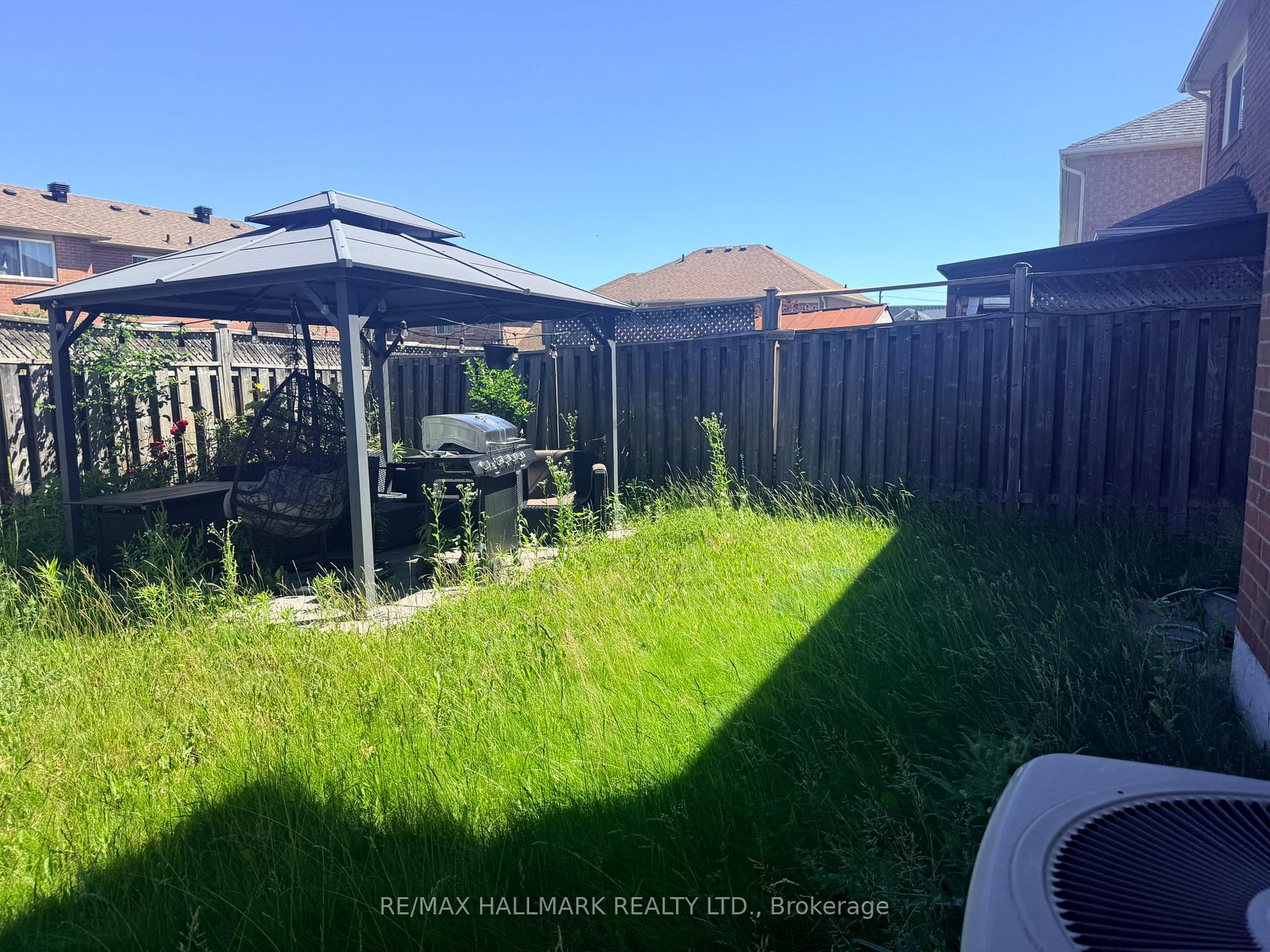 Photo 28 of 46 Hyacinth Crescent, Scarborough, Rouge — HOMEH