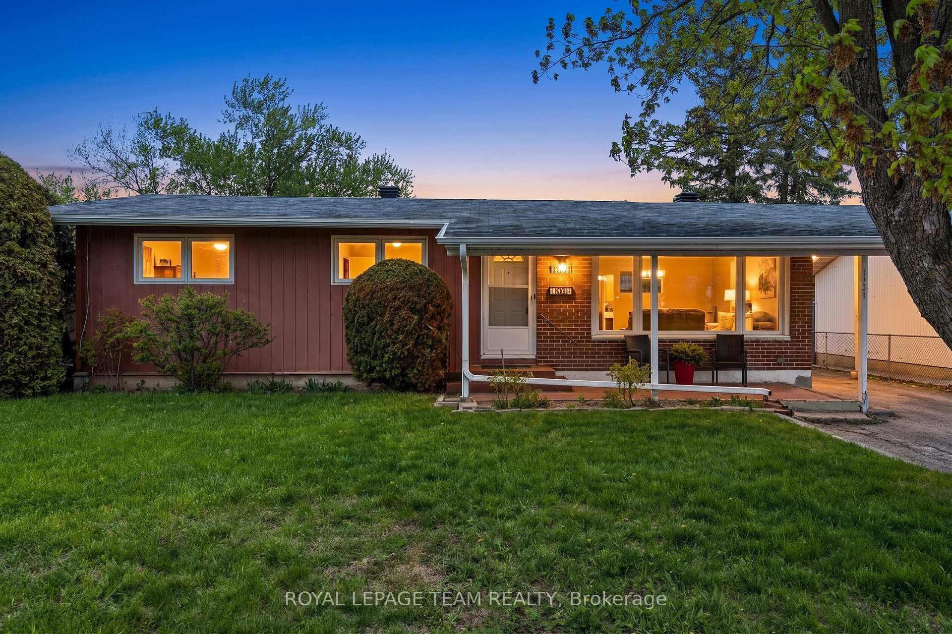 Photo 2 of 1131 Deer Park Road, Ottawa, City View/Skyline/Fisher Heights/Parkwood Hills — HOMEH