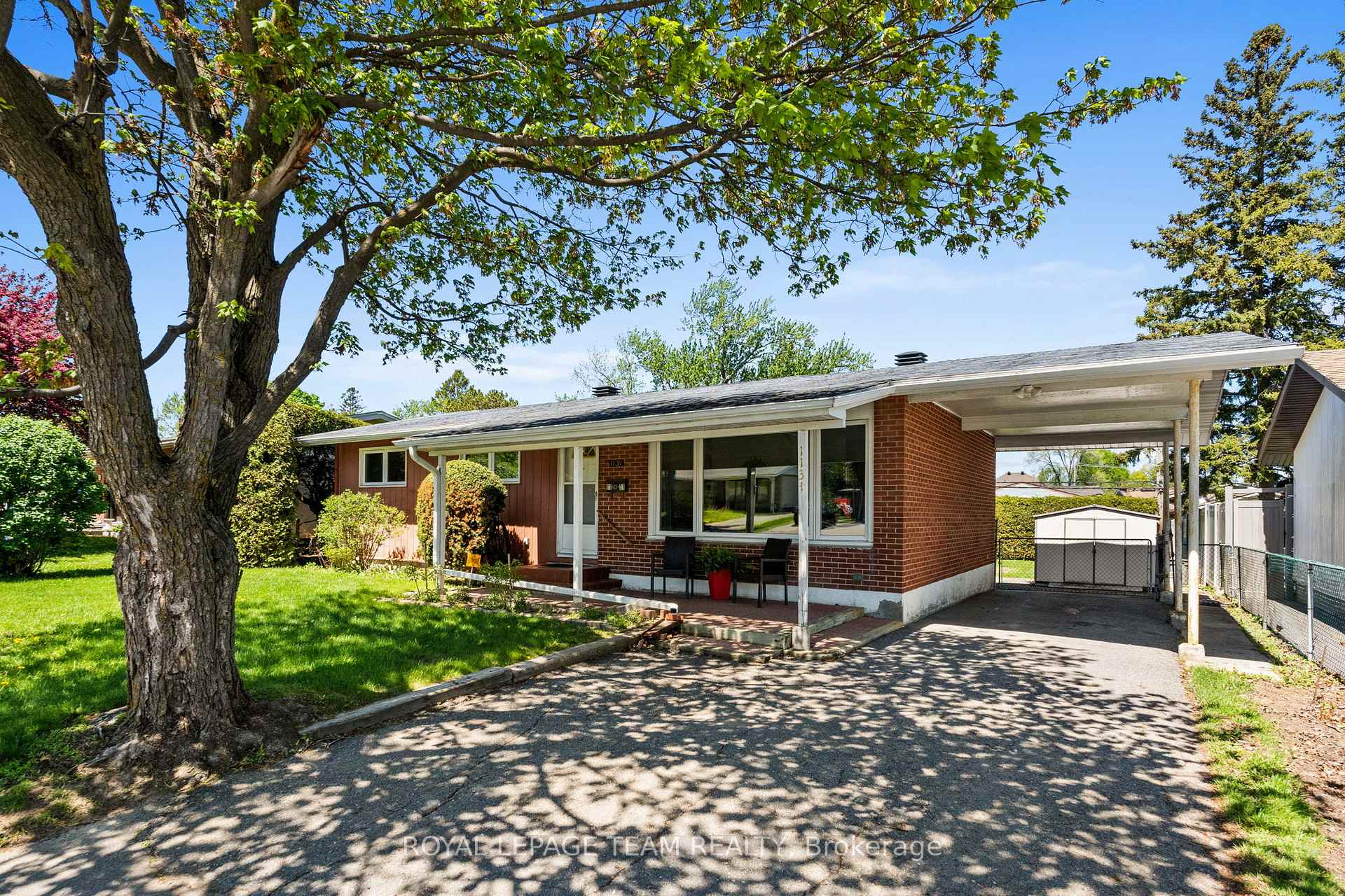 Photo 4 of 1131 Deer Park Road, Ottawa, City View/Skyline/Fisher Heights/Parkwood Hills — HOMEH