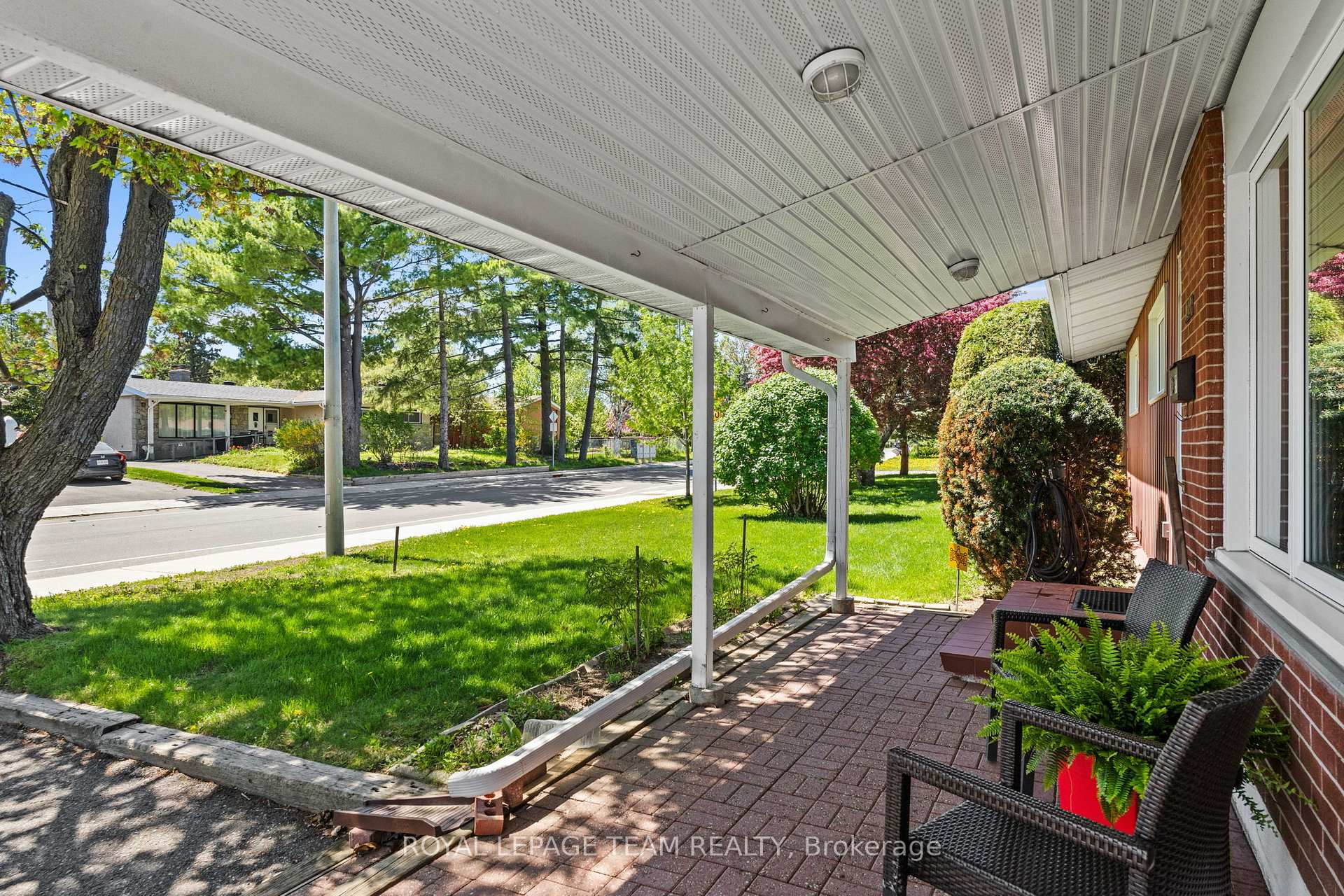 Photo 5 of 1131 Deer Park Road, Ottawa, City View/Skyline/Fisher Heights/Parkwood Hills — HOMEH