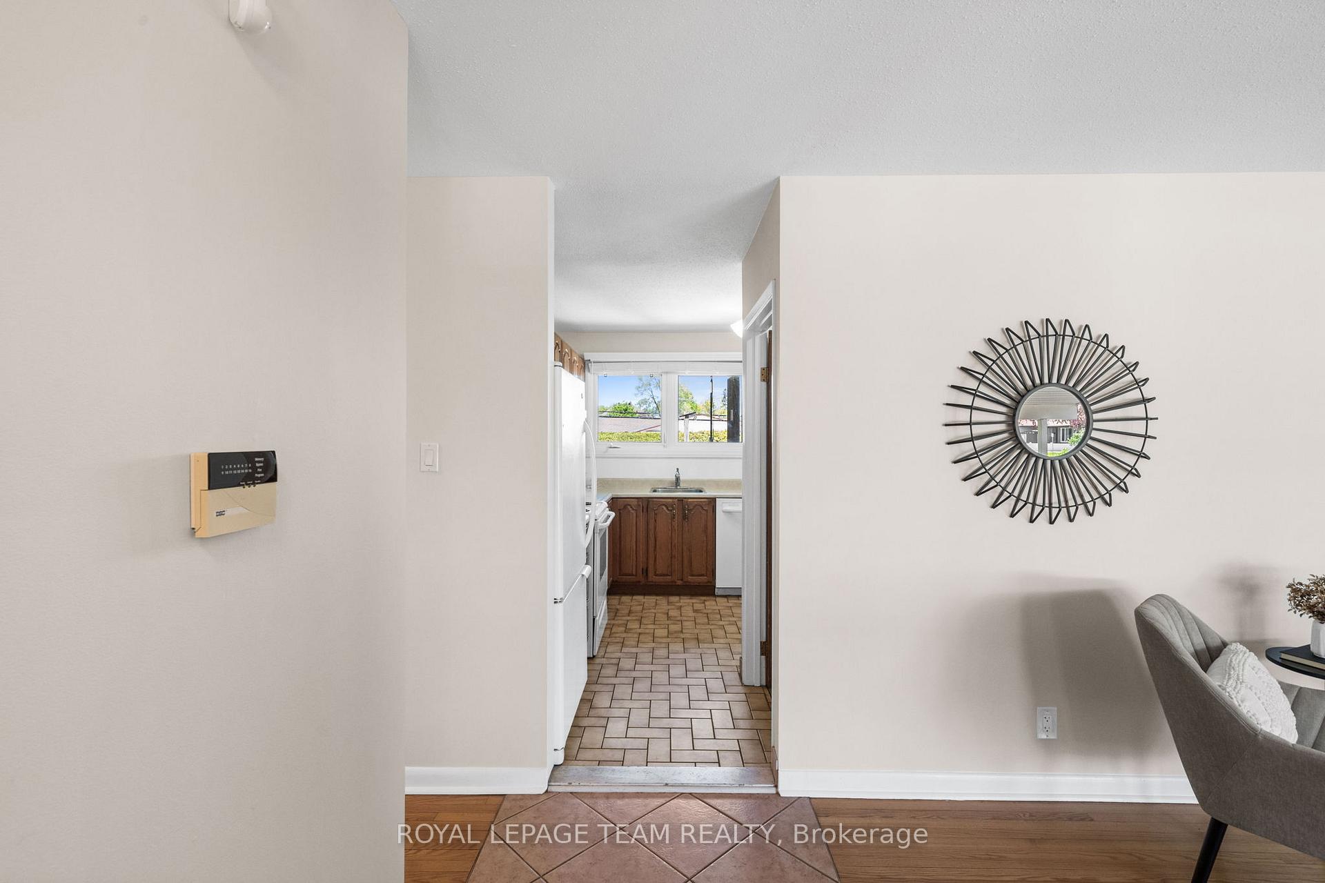 Photo 7 of 1131 Deer Park Road, Ottawa, City View/Skyline/Fisher Heights/Parkwood Hills — HOMEH