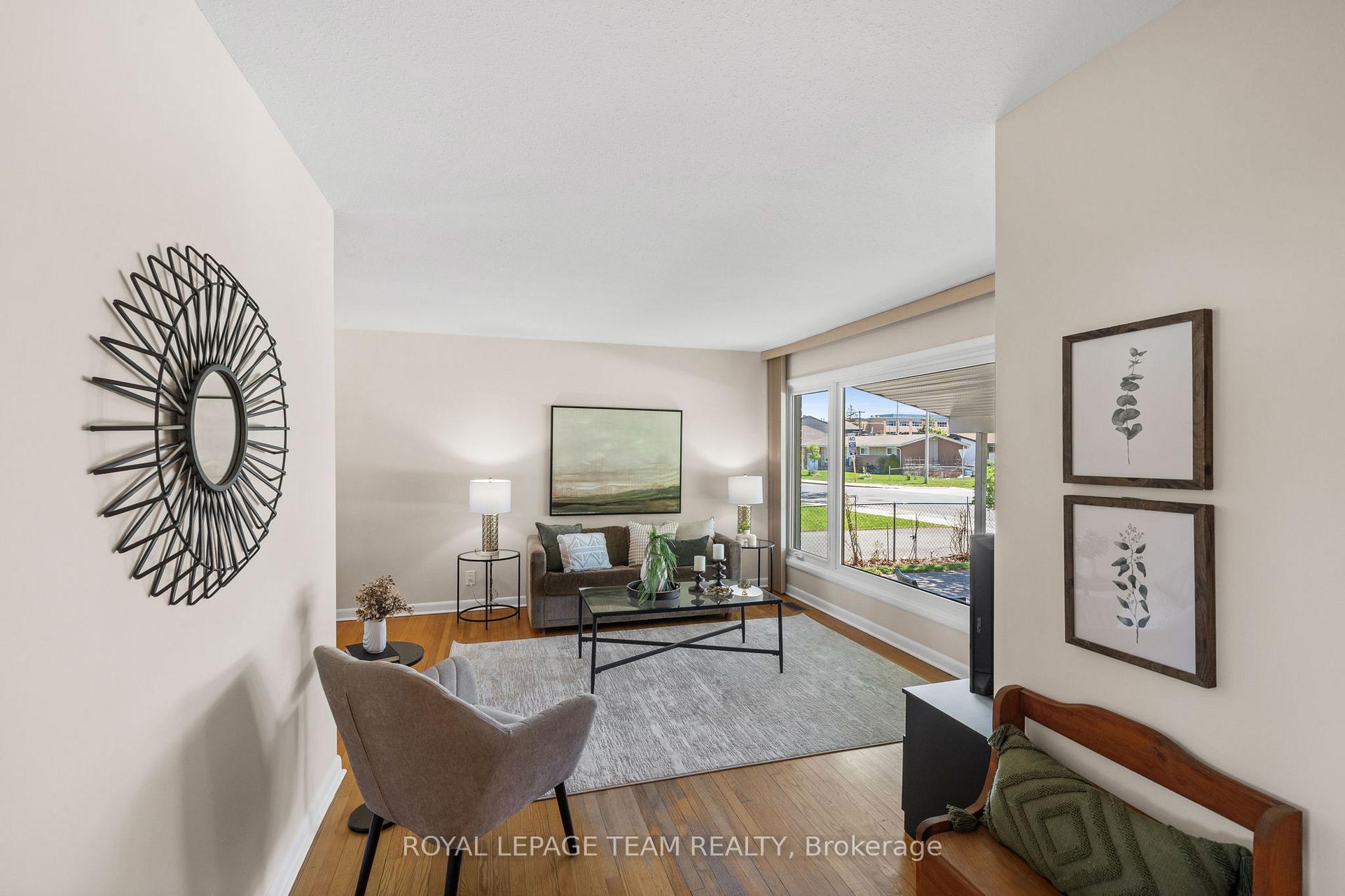 Photo 8 of 1131 Deer Park Road, Ottawa, City View/Skyline/Fisher Heights/Parkwood Hills — HOMEH
