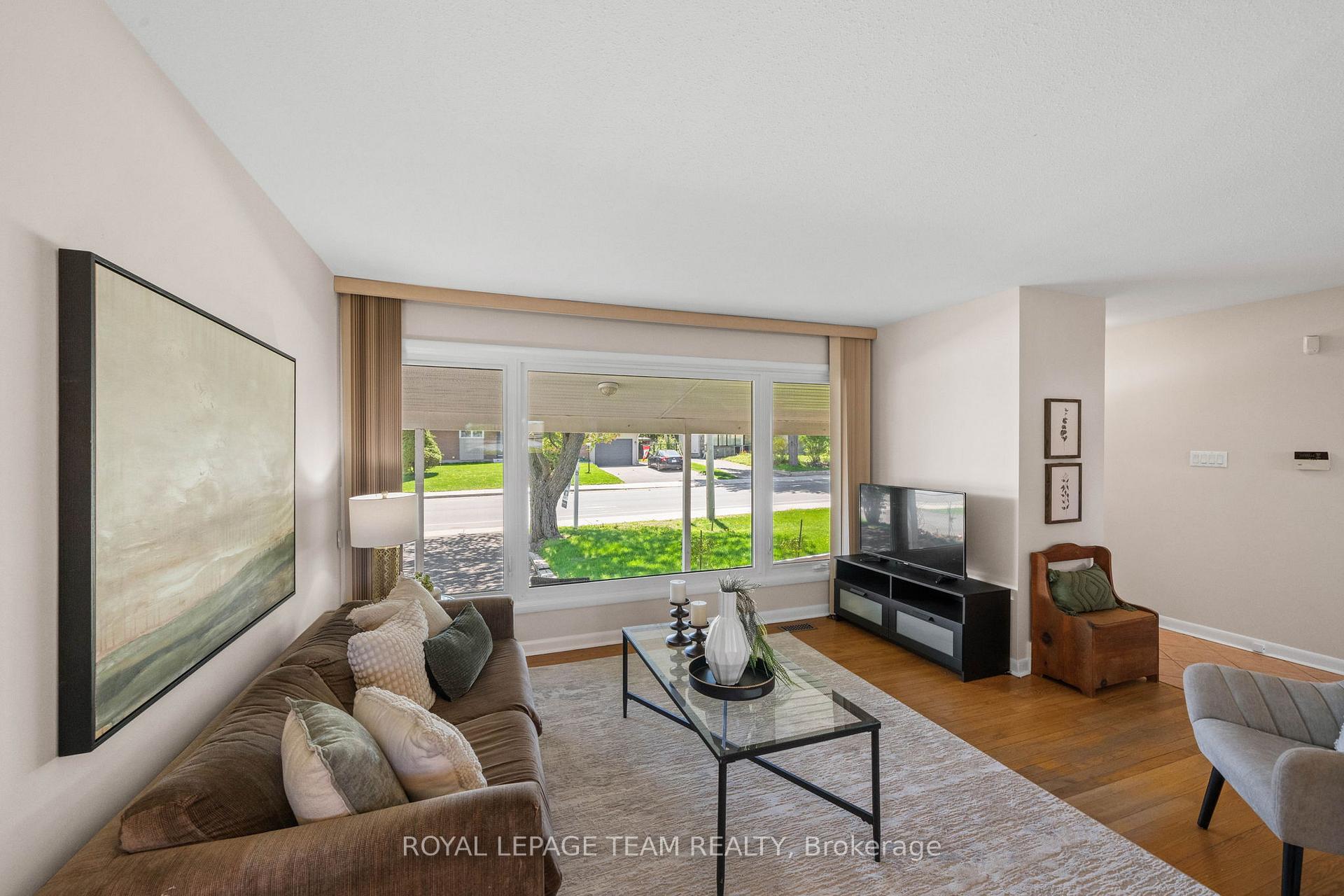 Photo 11 of 1131 Deer Park Road, Ottawa, City View/Skyline/Fisher Heights/Parkwood Hills — HOMEH