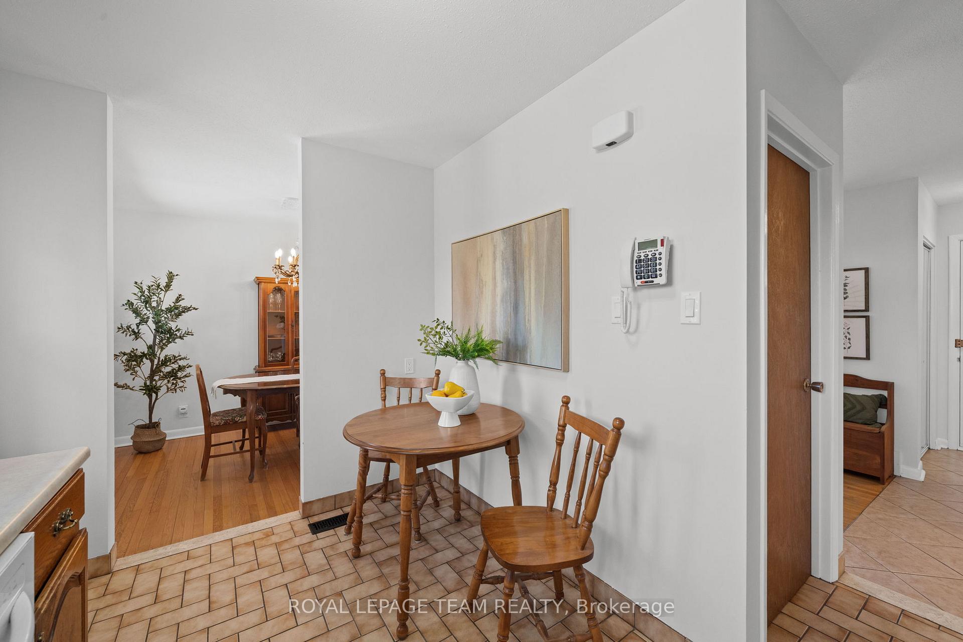 Photo 15 of 1131 Deer Park Road, Ottawa, City View/Skyline/Fisher Heights/Parkwood Hills — HOMEH