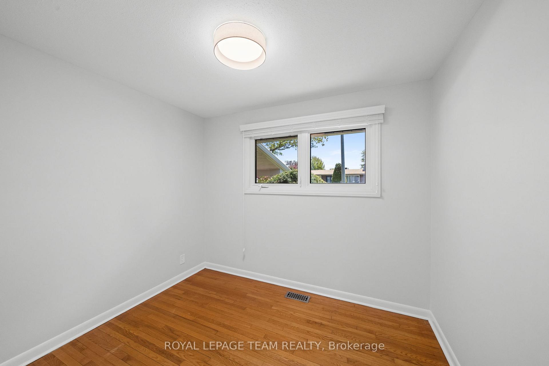 Photo 19 of 1131 Deer Park Road, Ottawa, City View/Skyline/Fisher Heights/Parkwood Hills — HOMEH
