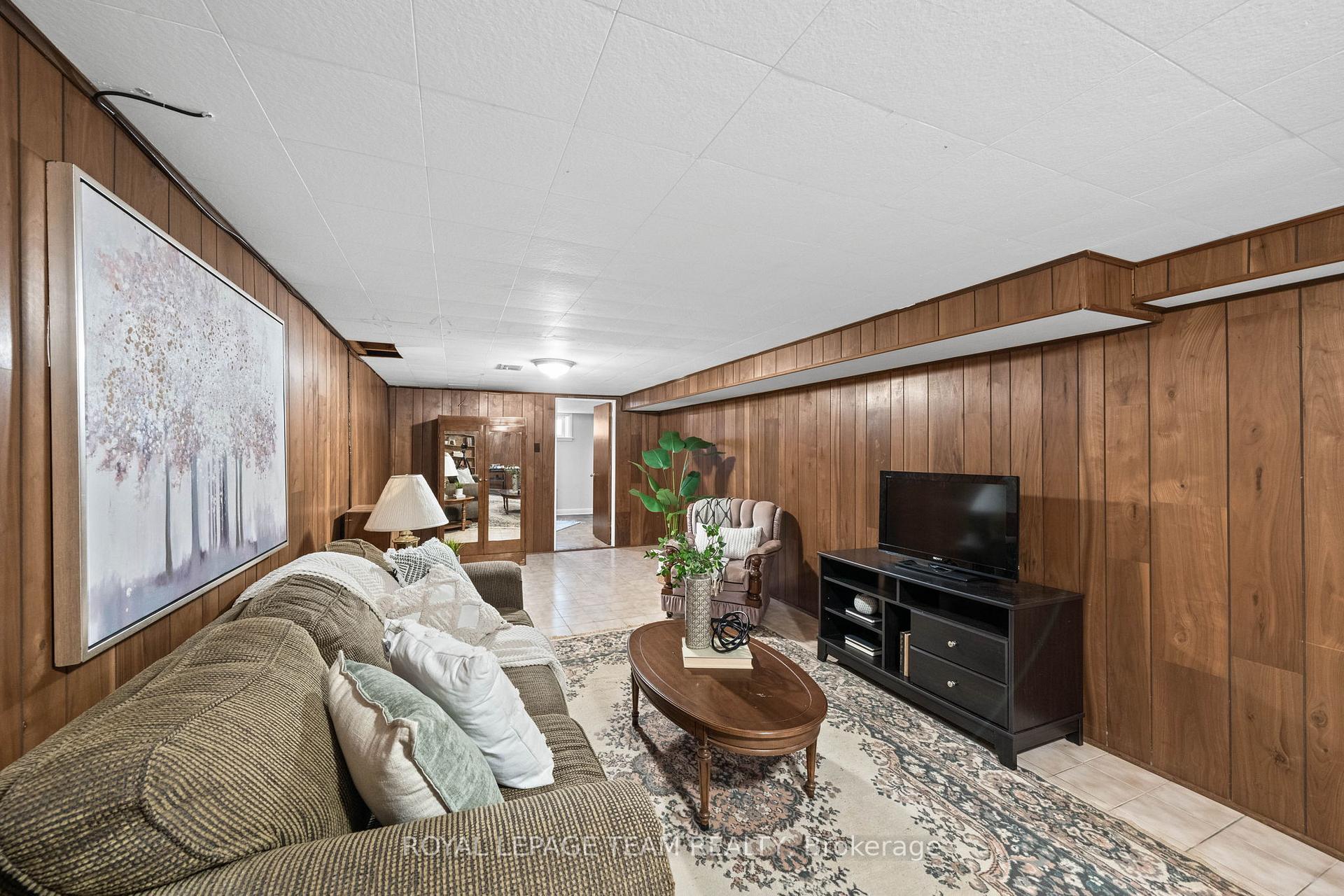 Photo 31 of 1131 Deer Park Road, Ottawa, City View/Skyline/Fisher Heights/Parkwood Hills — HOMEH
