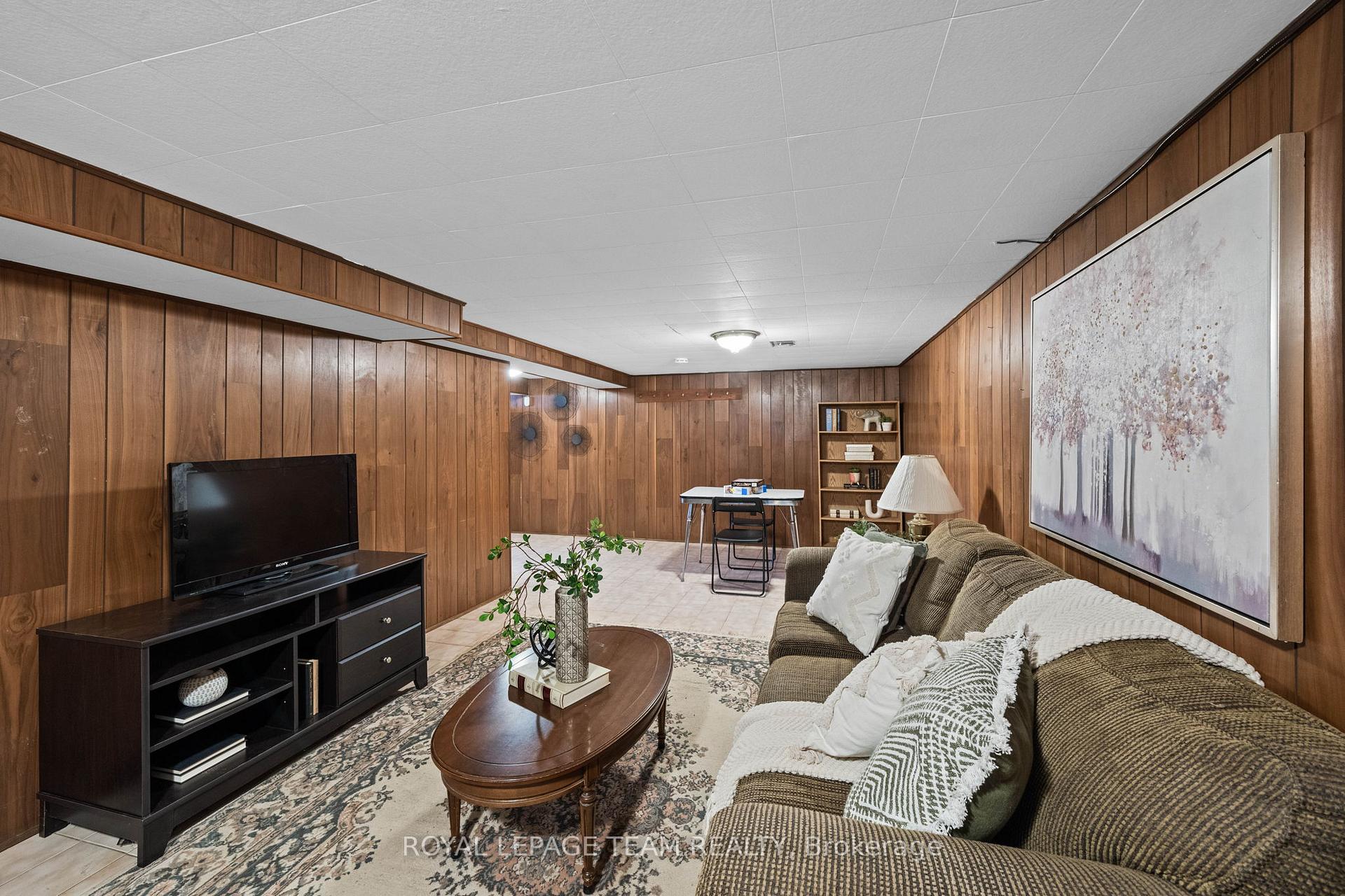 Photo 32 of 1131 Deer Park Road, Ottawa, City View/Skyline/Fisher Heights/Parkwood Hills — HOMEH