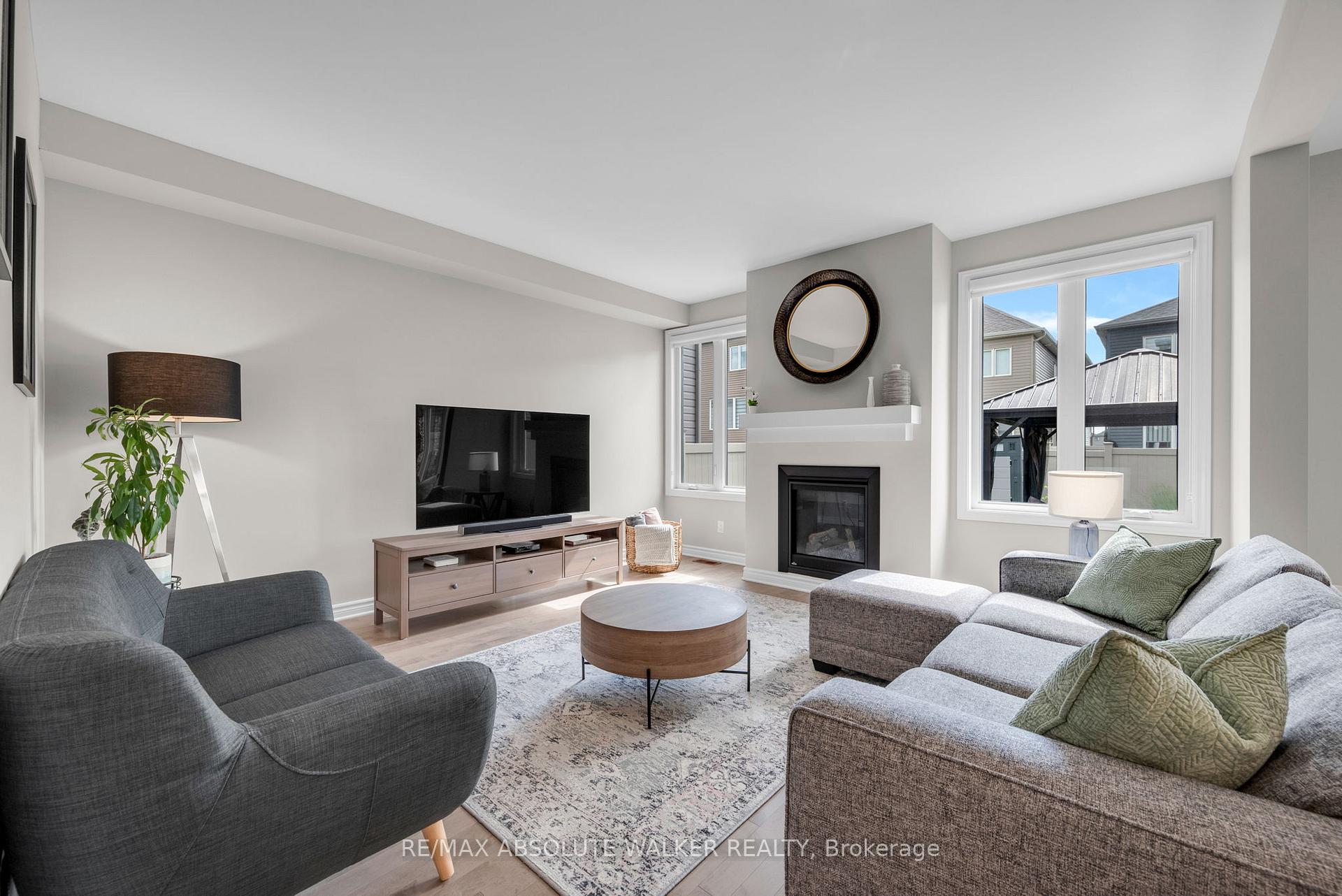 Photo 4 of 504 Des Genevriers Street, Ottawa, Avalon West — HOMEH